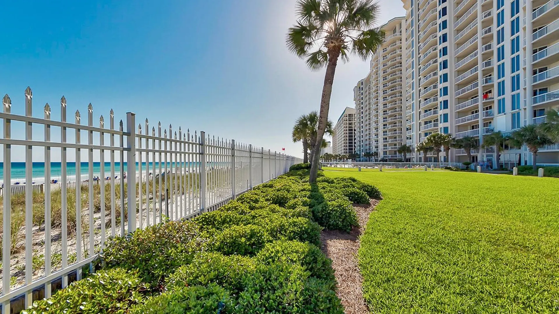 Beautiful Spacious Penthouse 2 Story Front Sleeps 12! * Destin