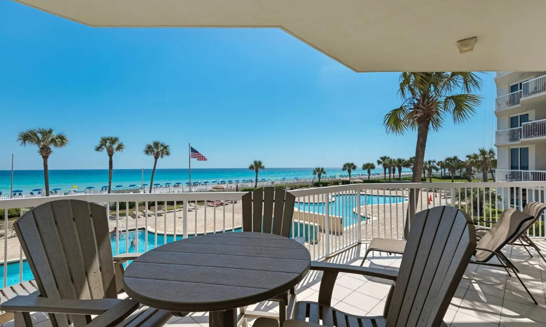 Holiday home Beautiful Spacious Penthouse 2 Story Front Sleeps 12! *