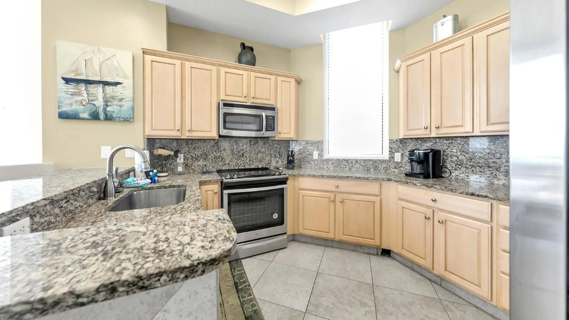 Holiday home Beautiful Spacious Penthouse 2 Story Front Sleeps 12!