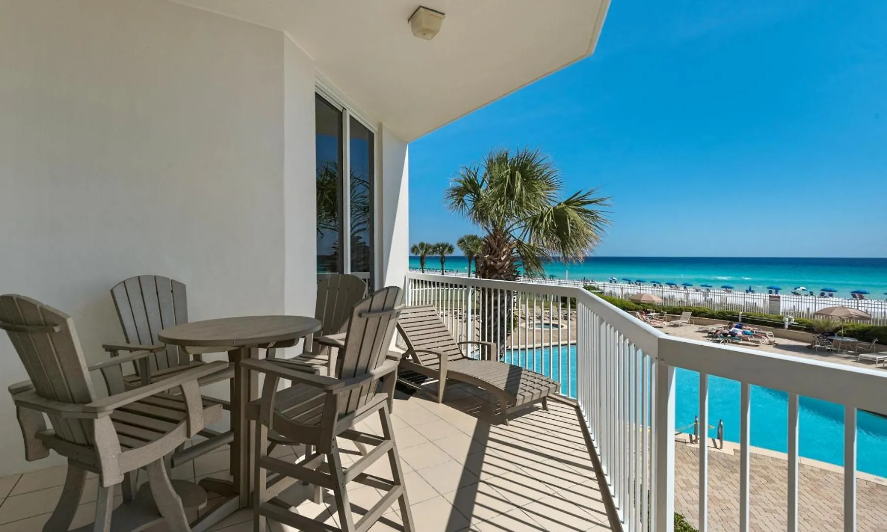 Beautiful Spacious Penthouse 2 Story Front Sleeps 12! * Destin