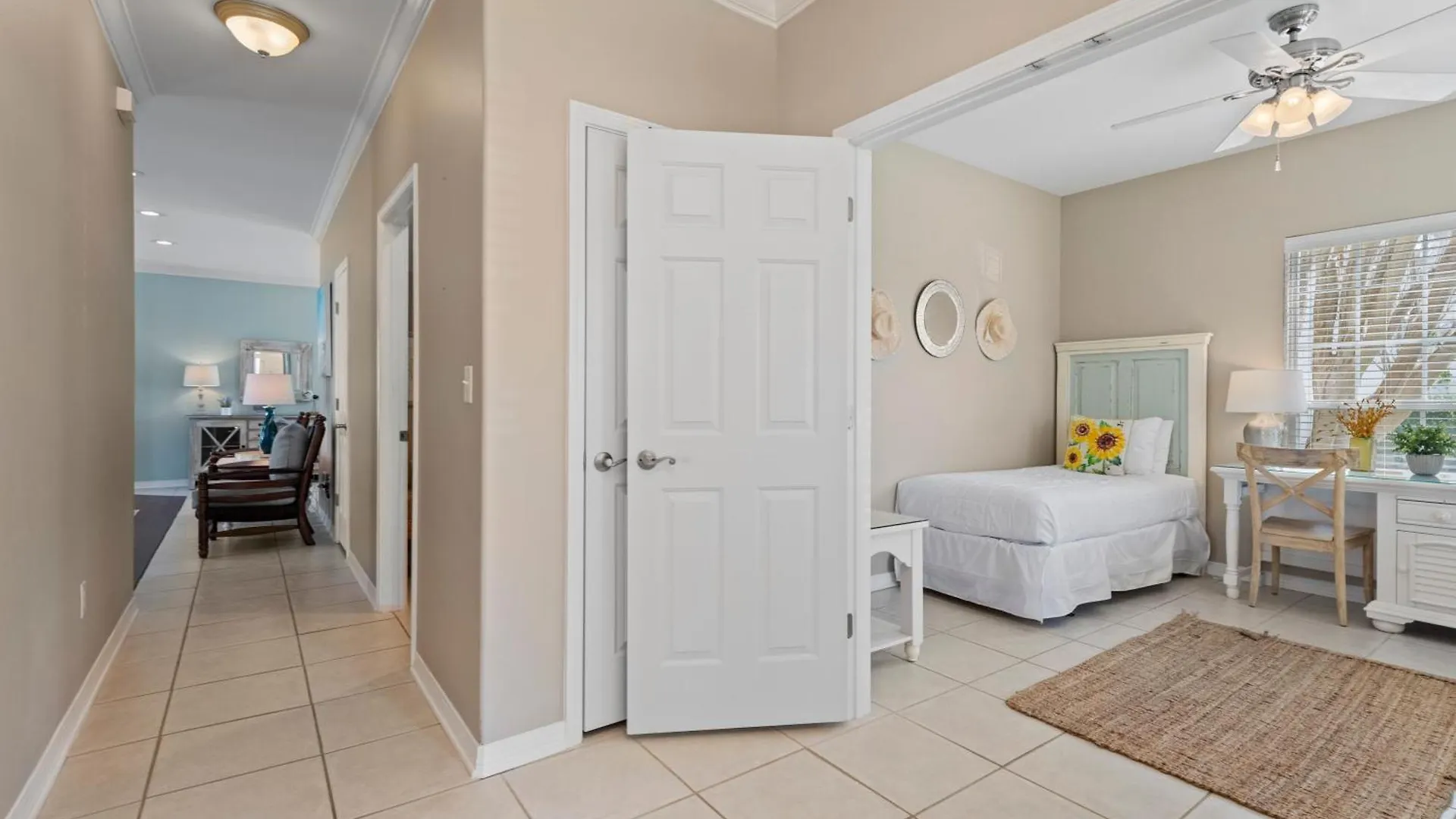 A World Away By Newman-dailey Holiday home *