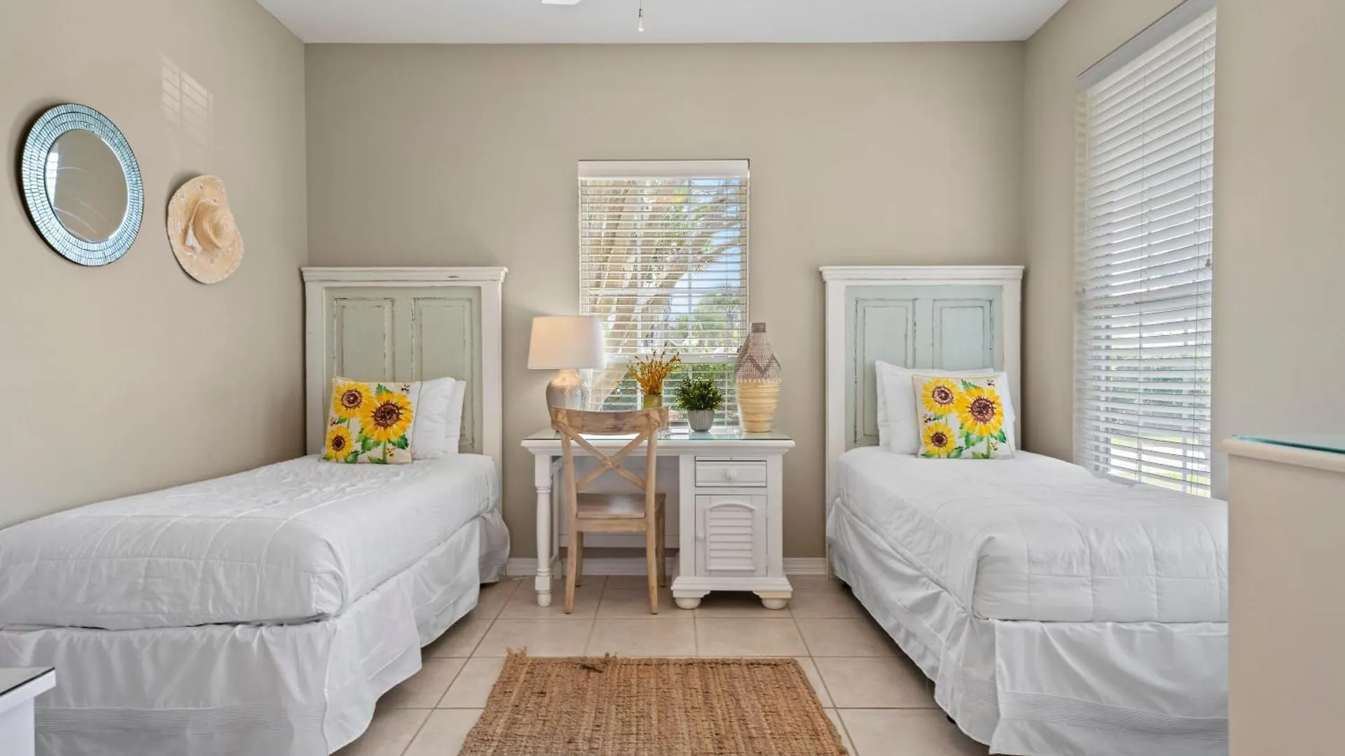 A World Away By Newman-dailey Holiday home