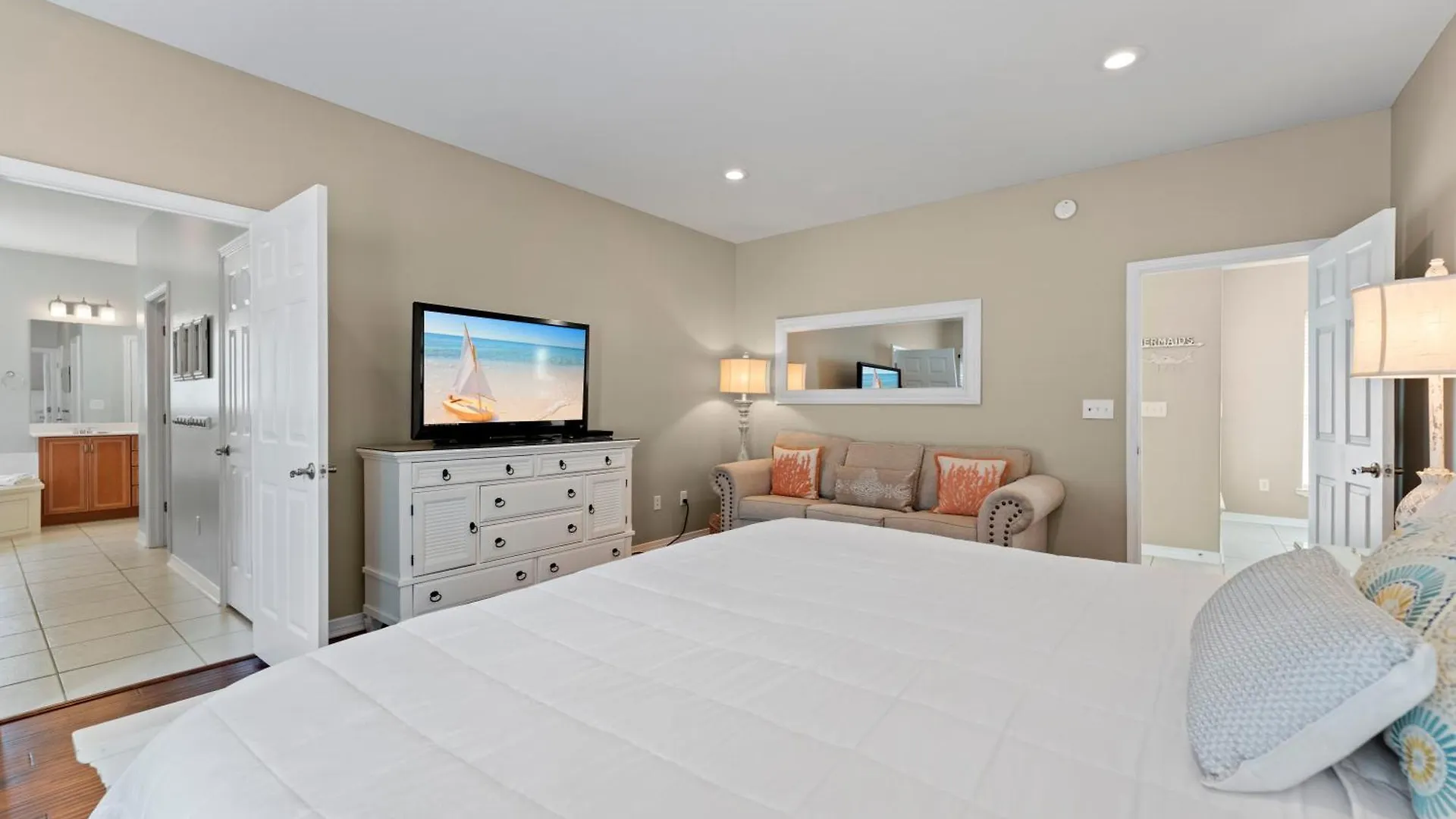 A World Away By Newman-dailey Holiday home *