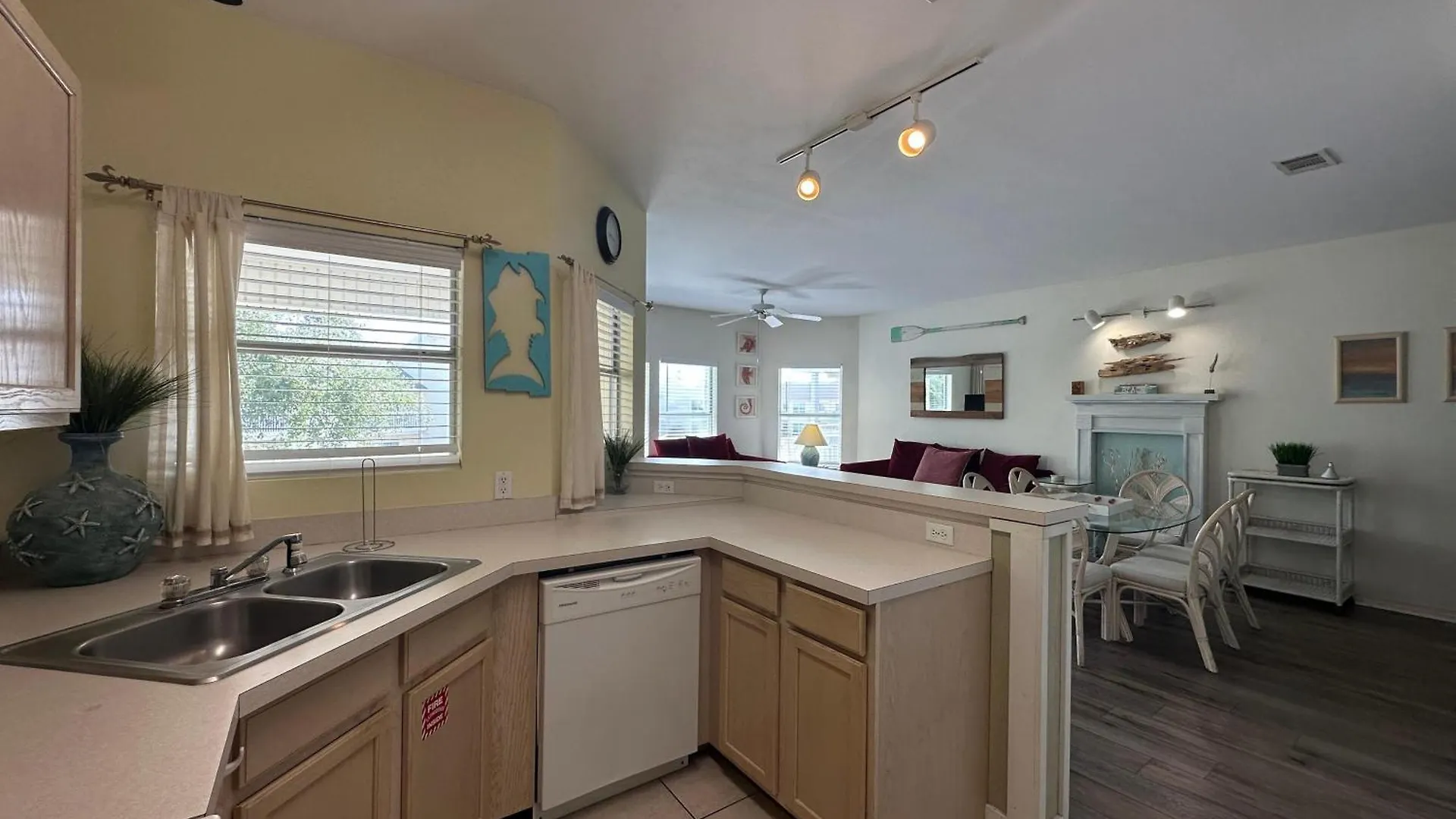 Sandpiper Cove 9237 *