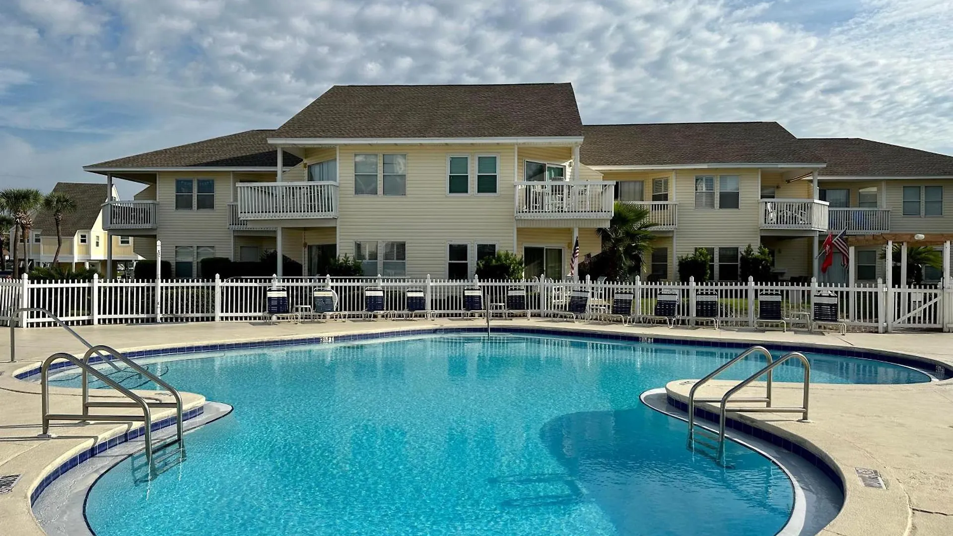 Sandpiper Cove 2002 *