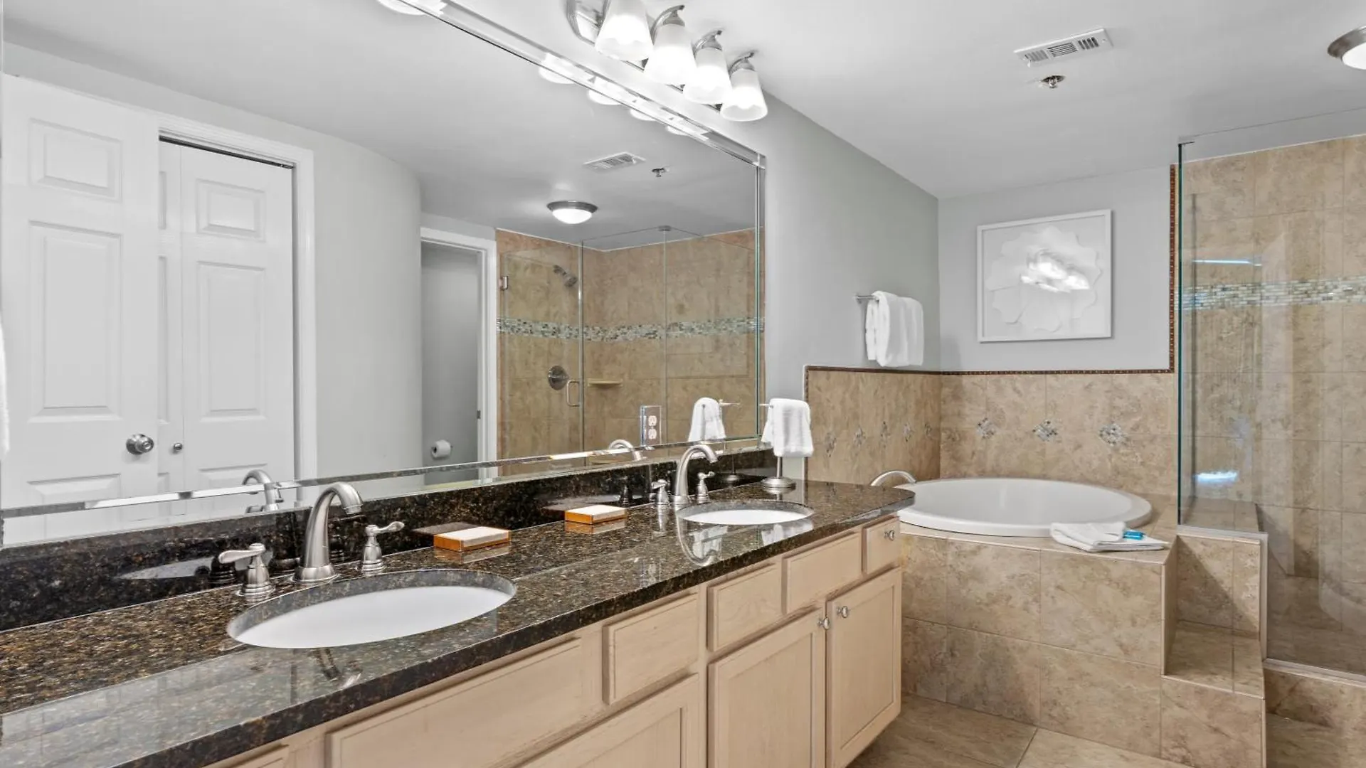 Jade East Towers 0530 By Newman-dailey Holiday home *