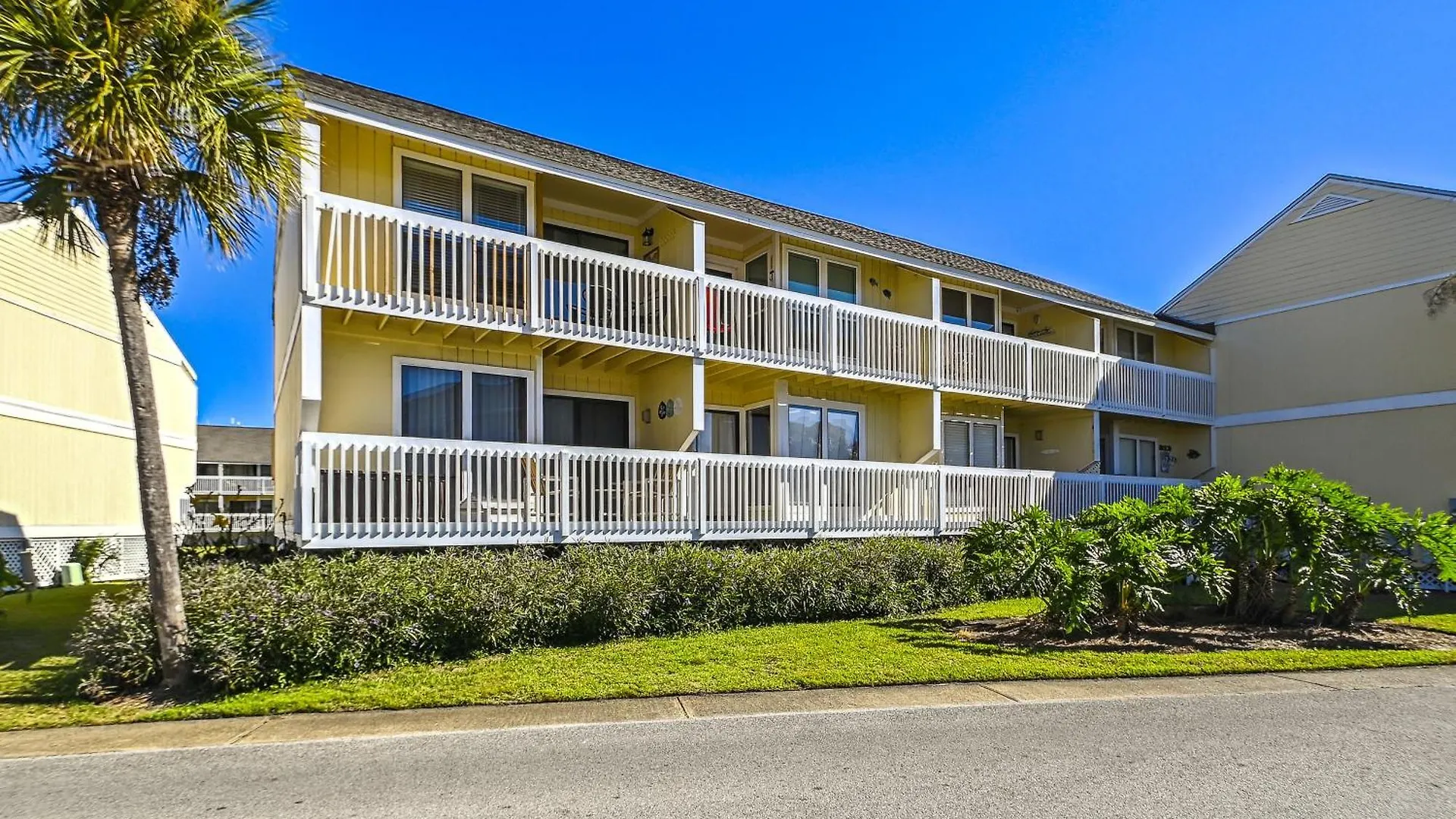 Sandpiper Cove 8245- By Isle Apartment