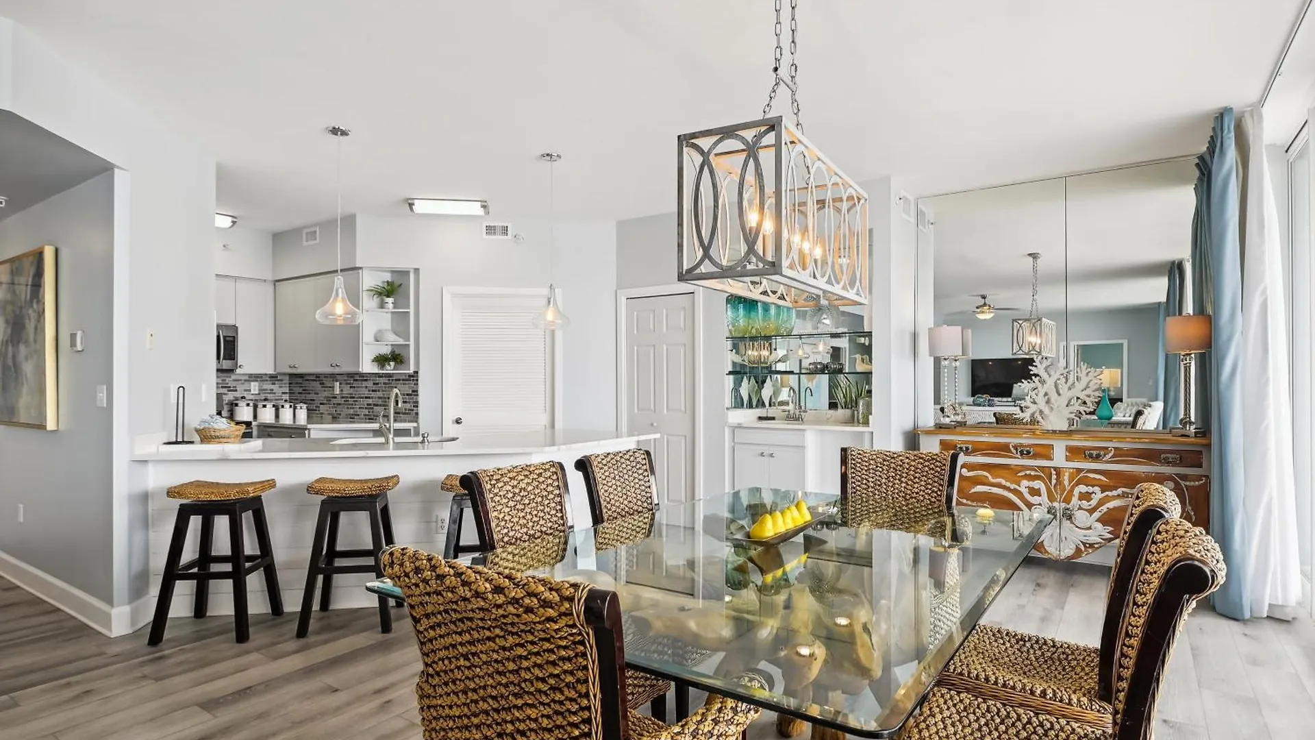 Apartment Oceania 503- By Isle