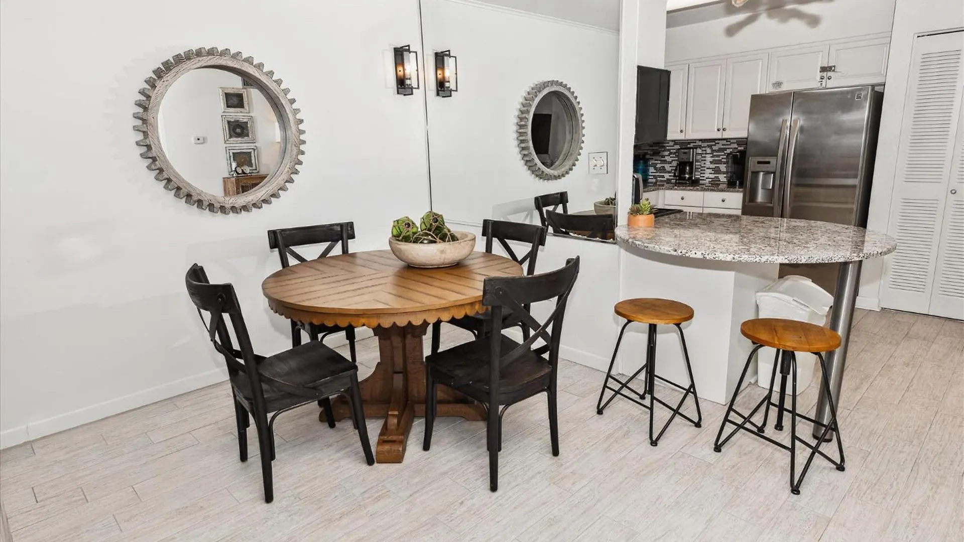 Dolphin Point 404a- By Isle Apartment *
