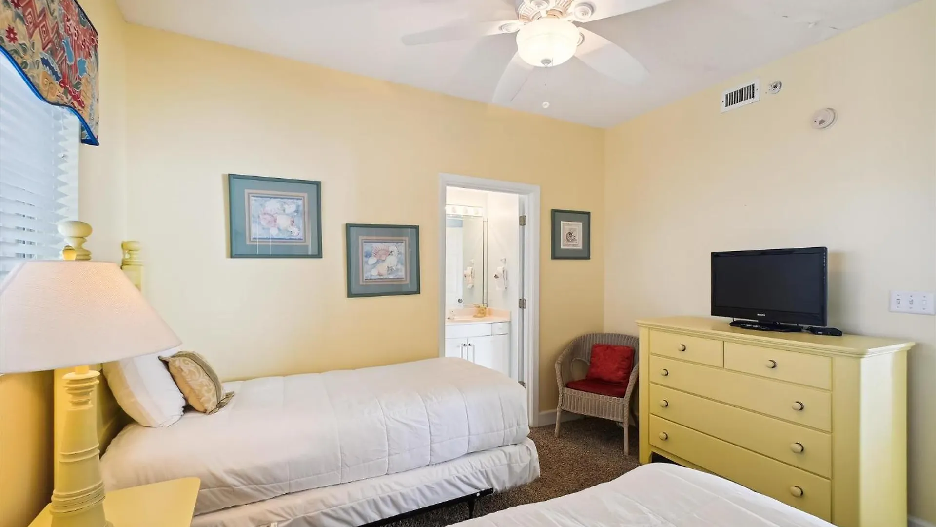 Apartment Oceania 607- By Isle *