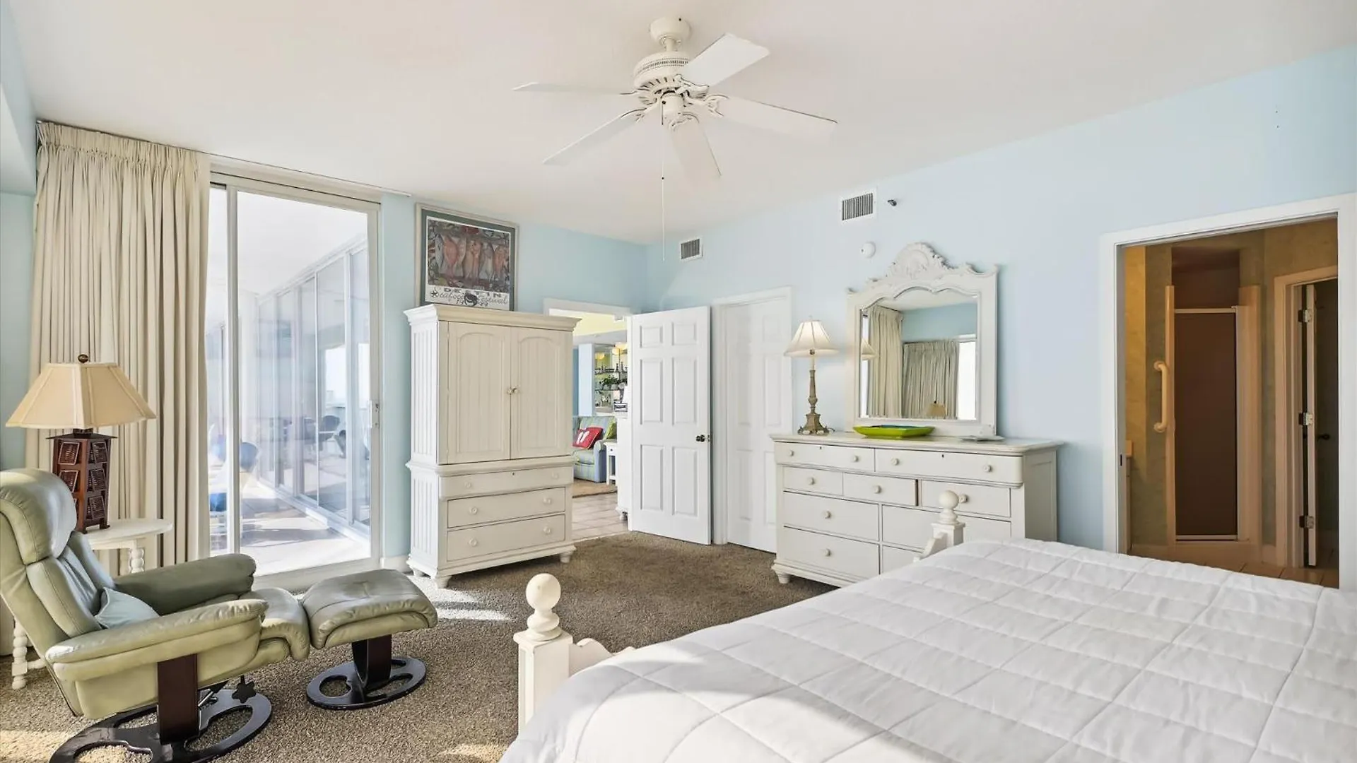Apartment Oceania 607- By Isle