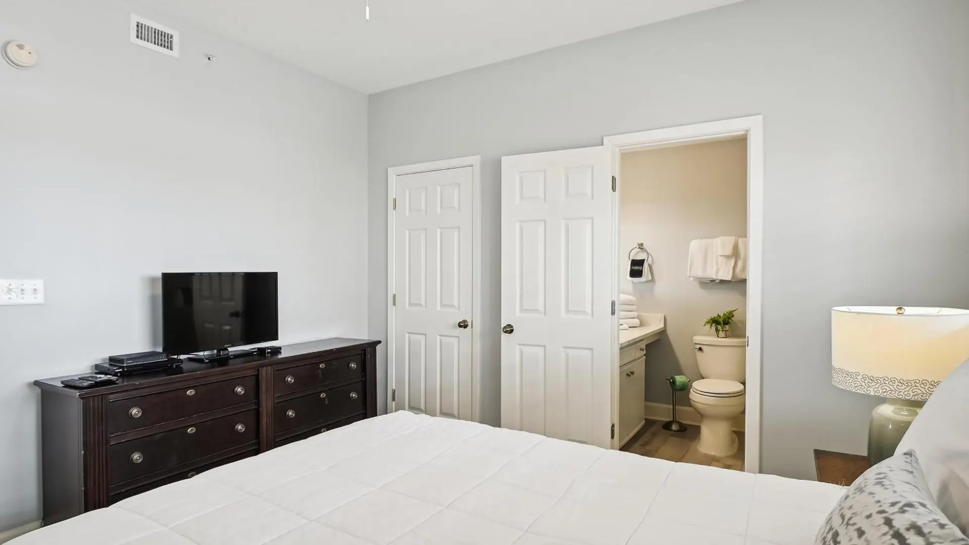 Apartment Oceania 503- By Isle *
