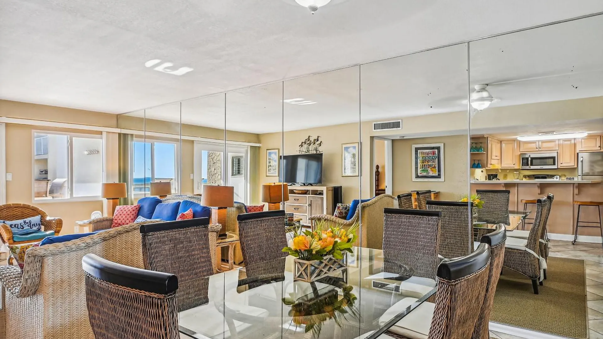 Surf & Racquet 614- By Isle Apartment