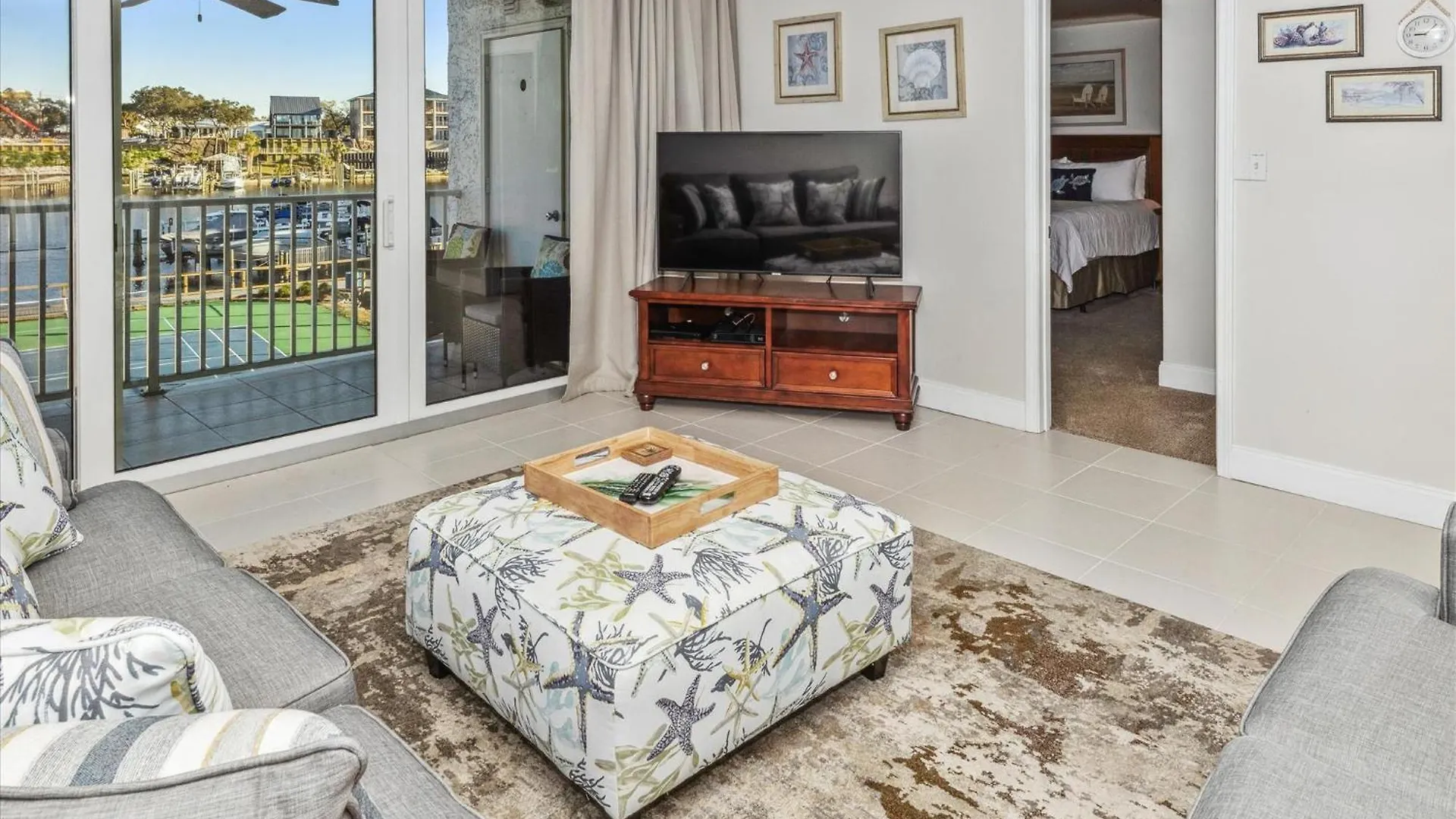 Apartment Dolphin Point 303a- By Isle *