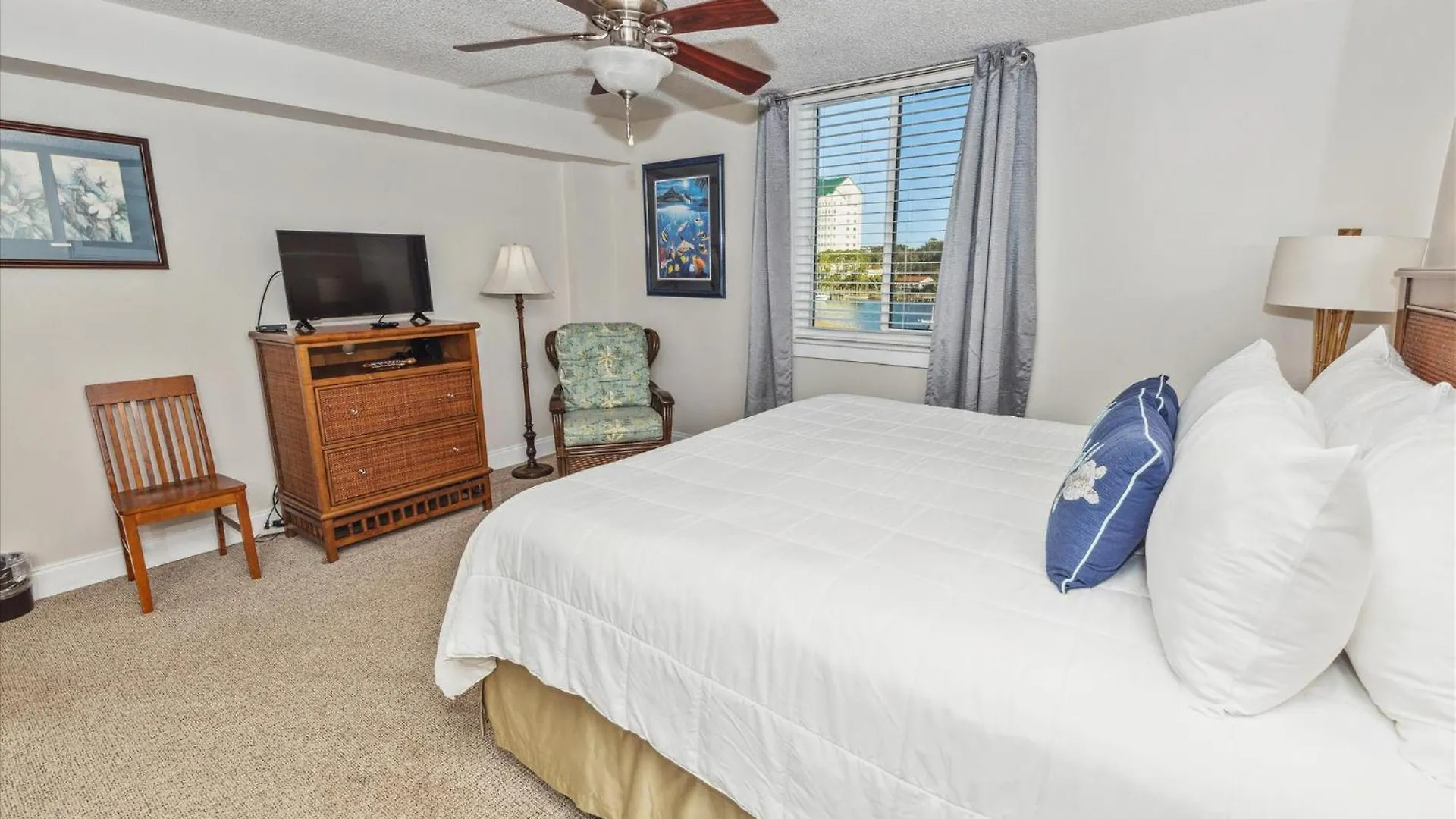 Dolphin Point 303a- By Isle Destin