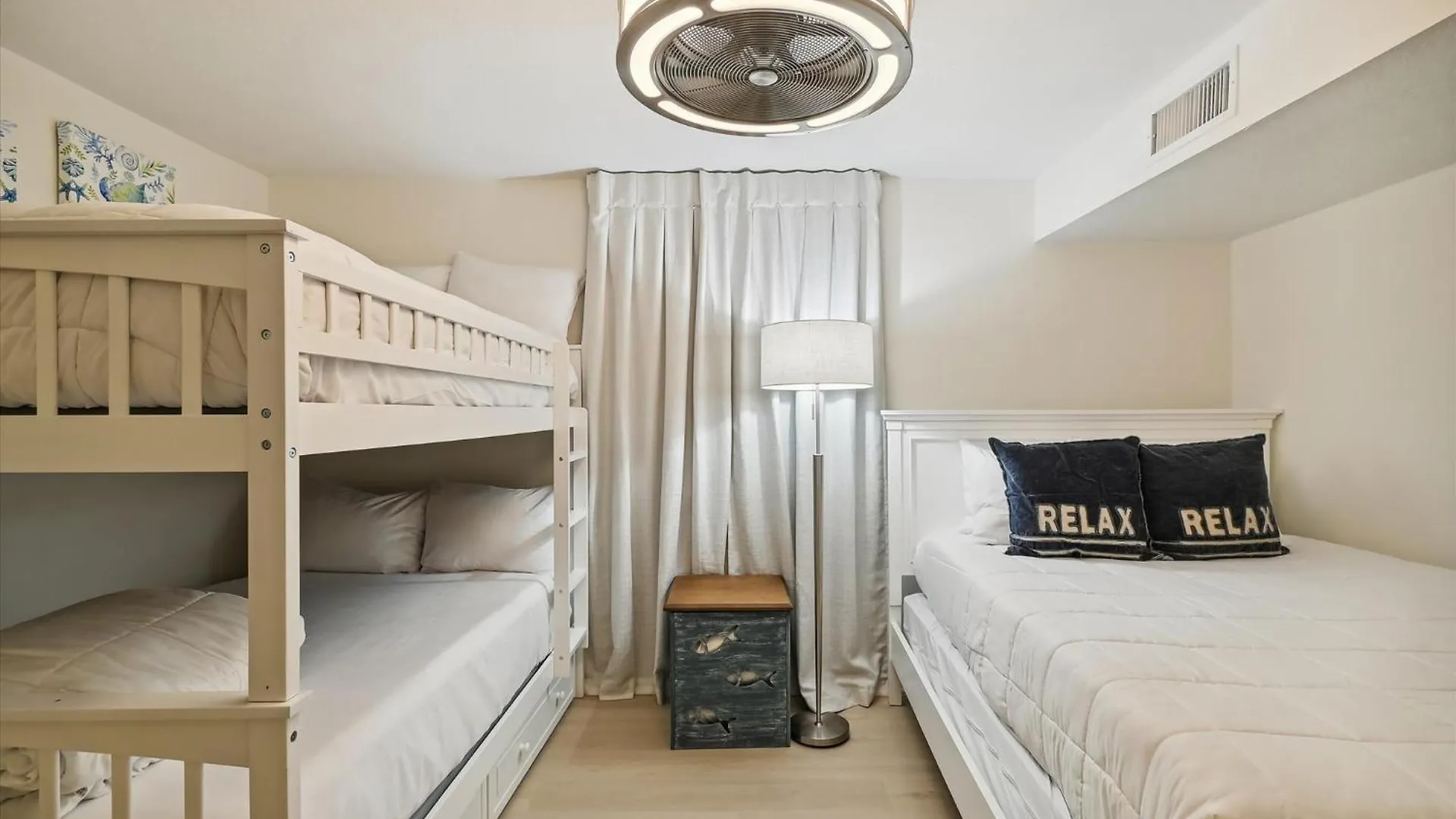 Apartment Dolphin Point 203c- By Isle *