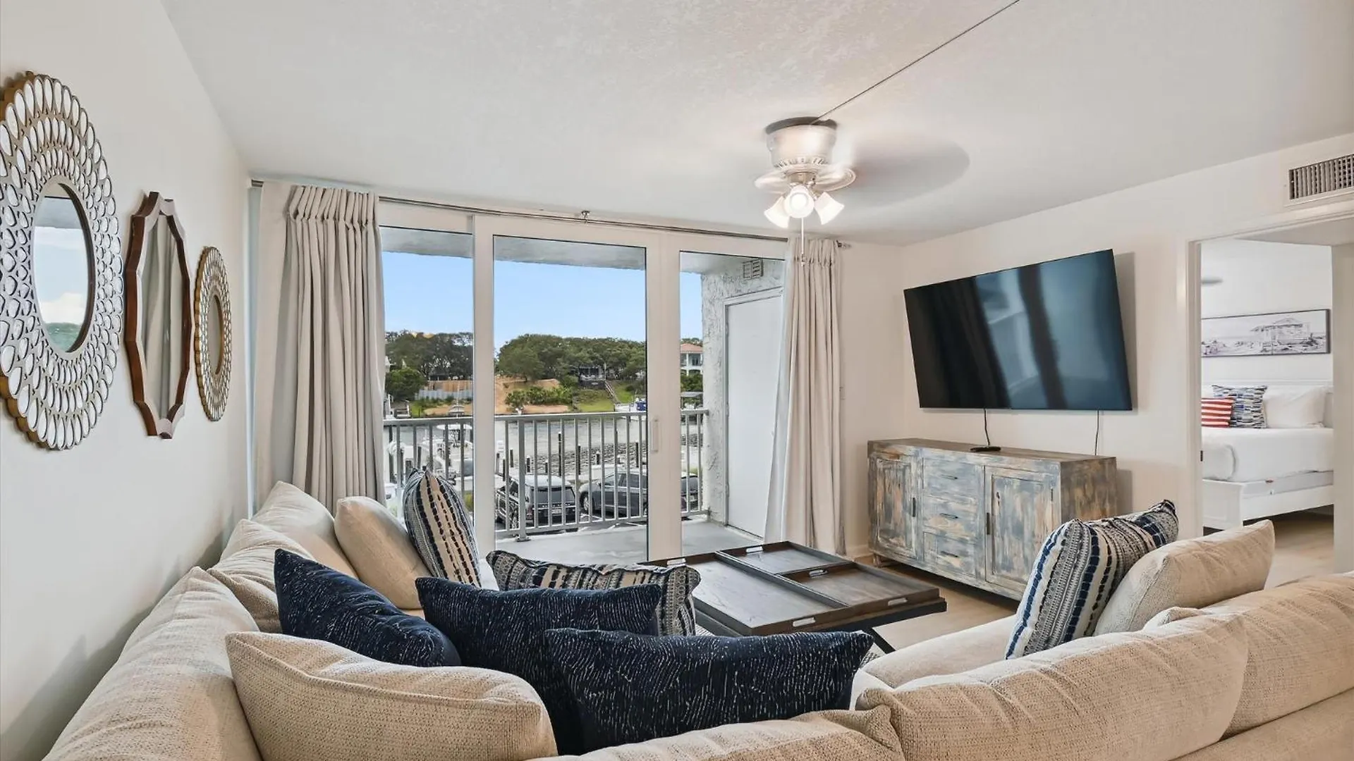 Apartment Dolphin Point 203c- By Isle
