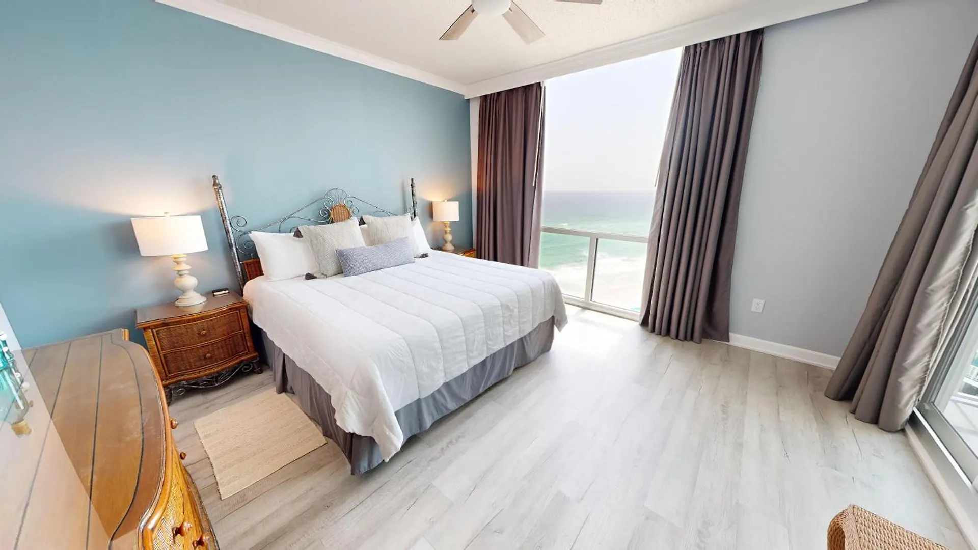 Shoreline Towers 1123- By Isle Apartment *