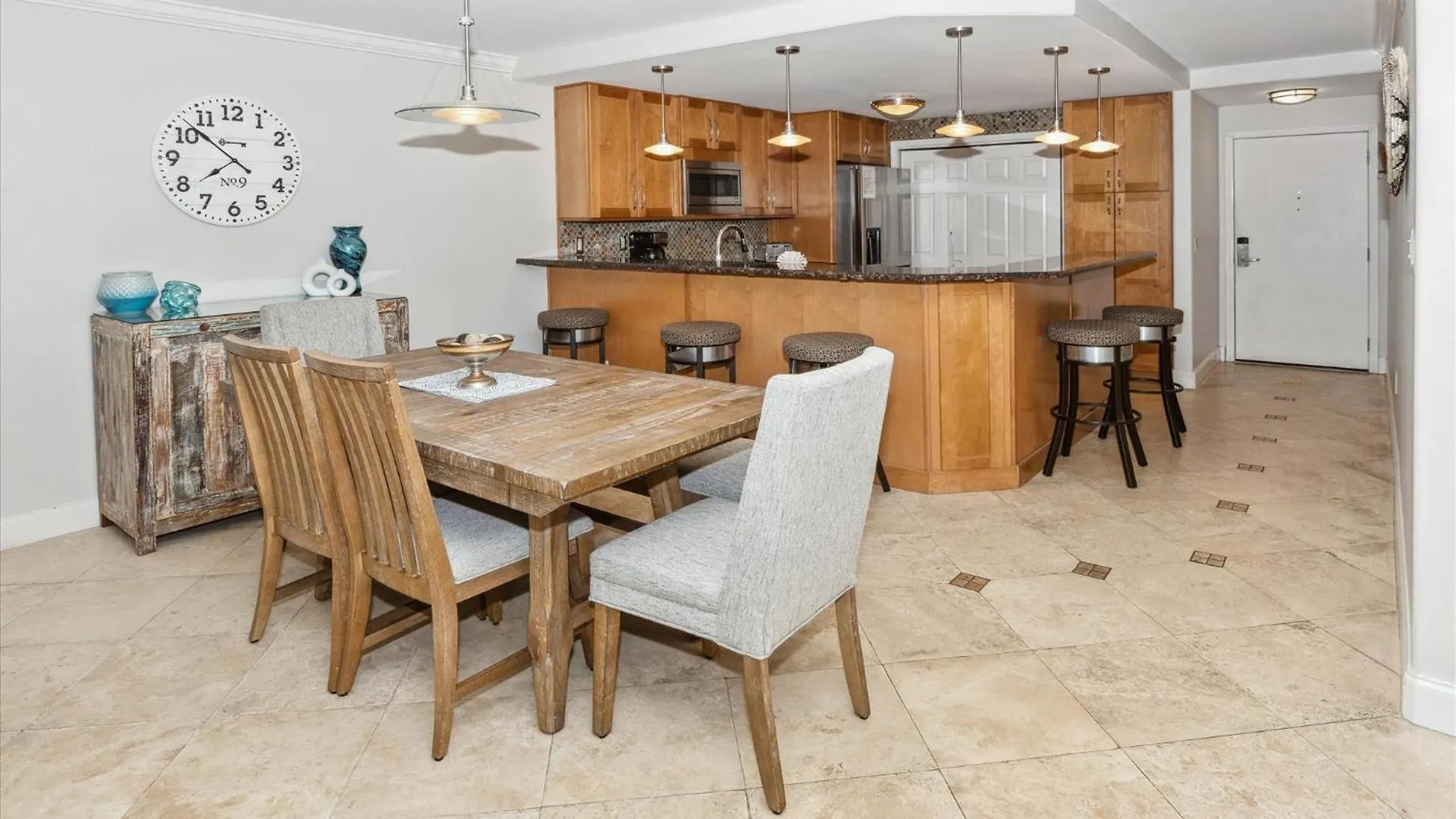 Shoreline Towers 1052- By Isle Apartment Destin