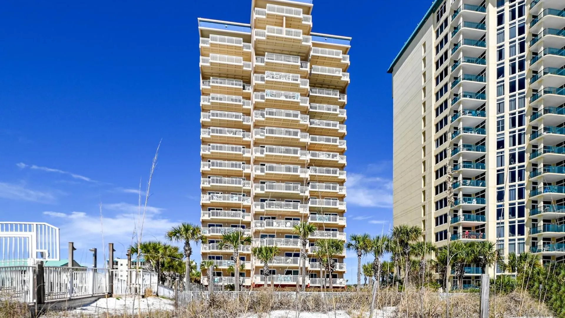Towers 61- By Isle Apartment
