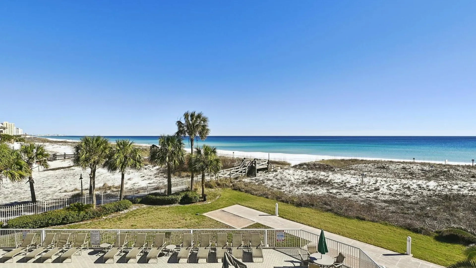 On The Gulf 304-by Isle Apartment
