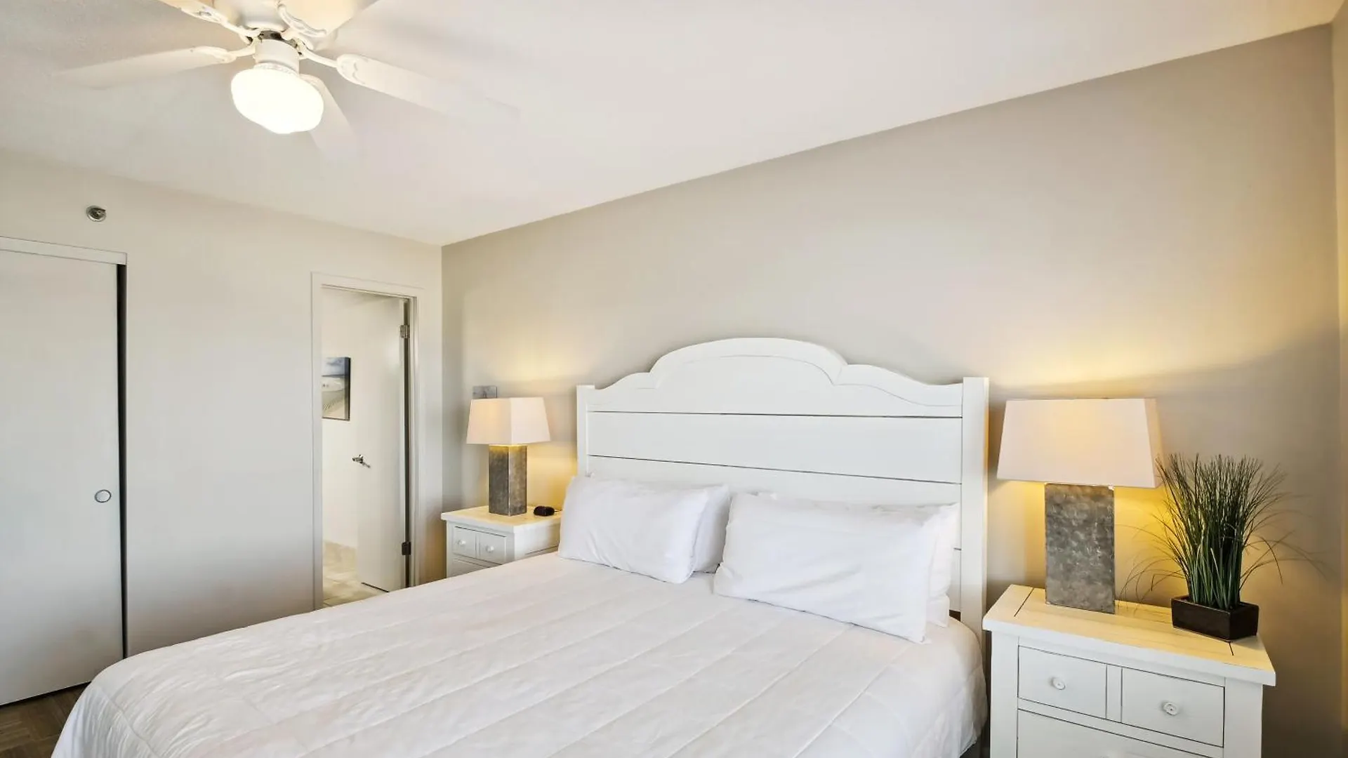 Apartment On The Gulf 304-by Isle Destin