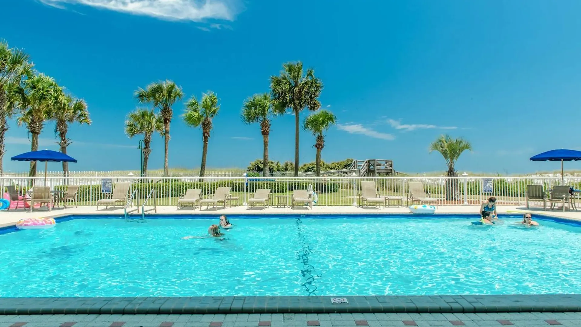 Apartment On The Gulf 304-by Isle *