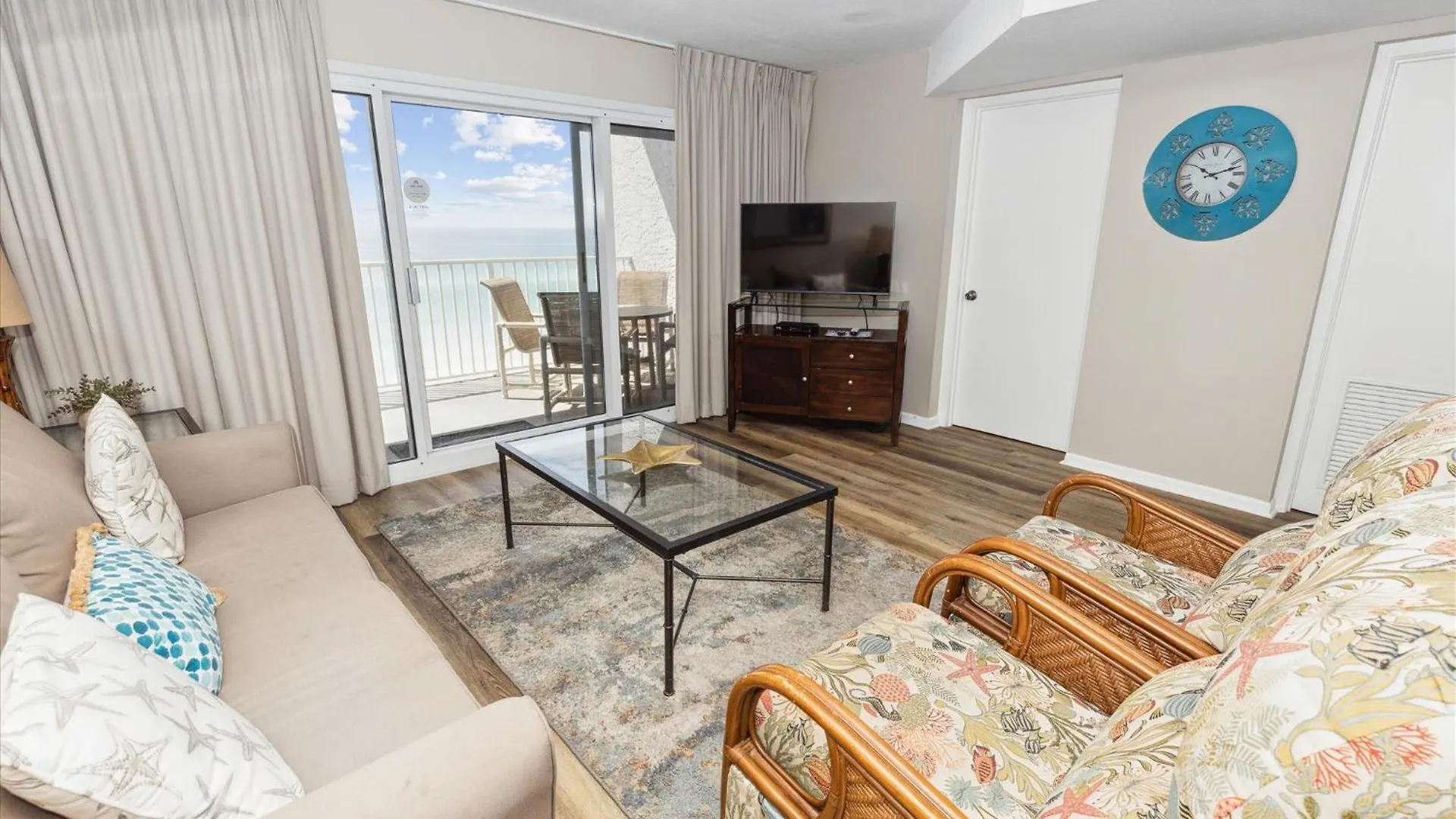 Apartment House 505b *