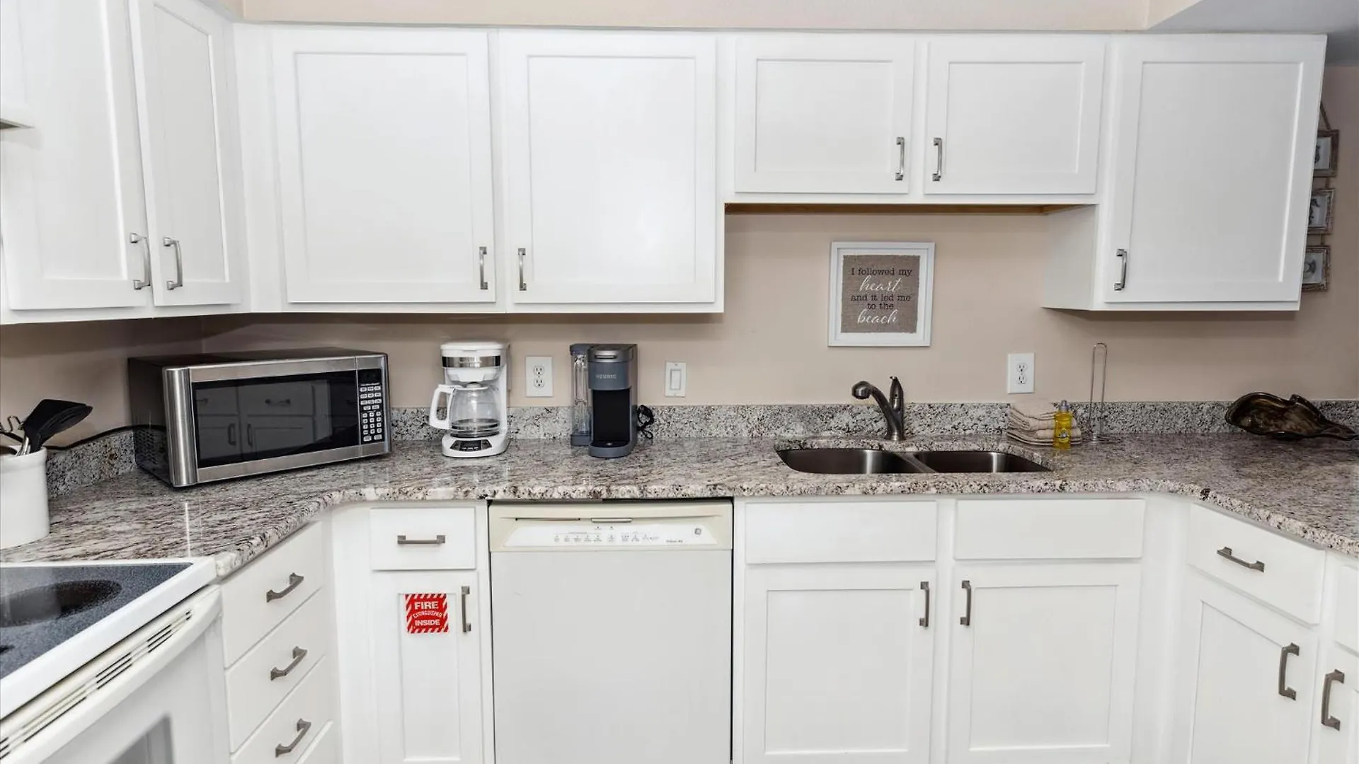 Apartment House 305b-by Isle Destin