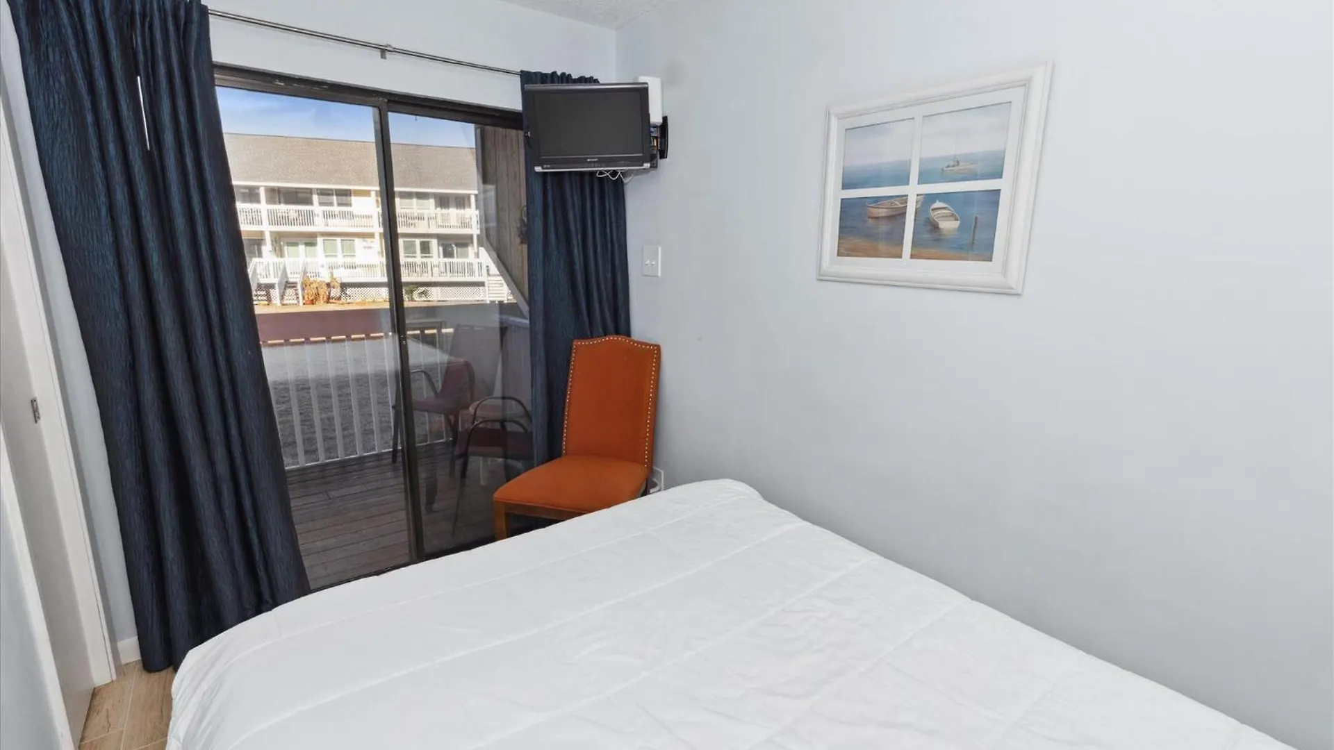 Sandpiper Cove 8122- By Isle Apartment *