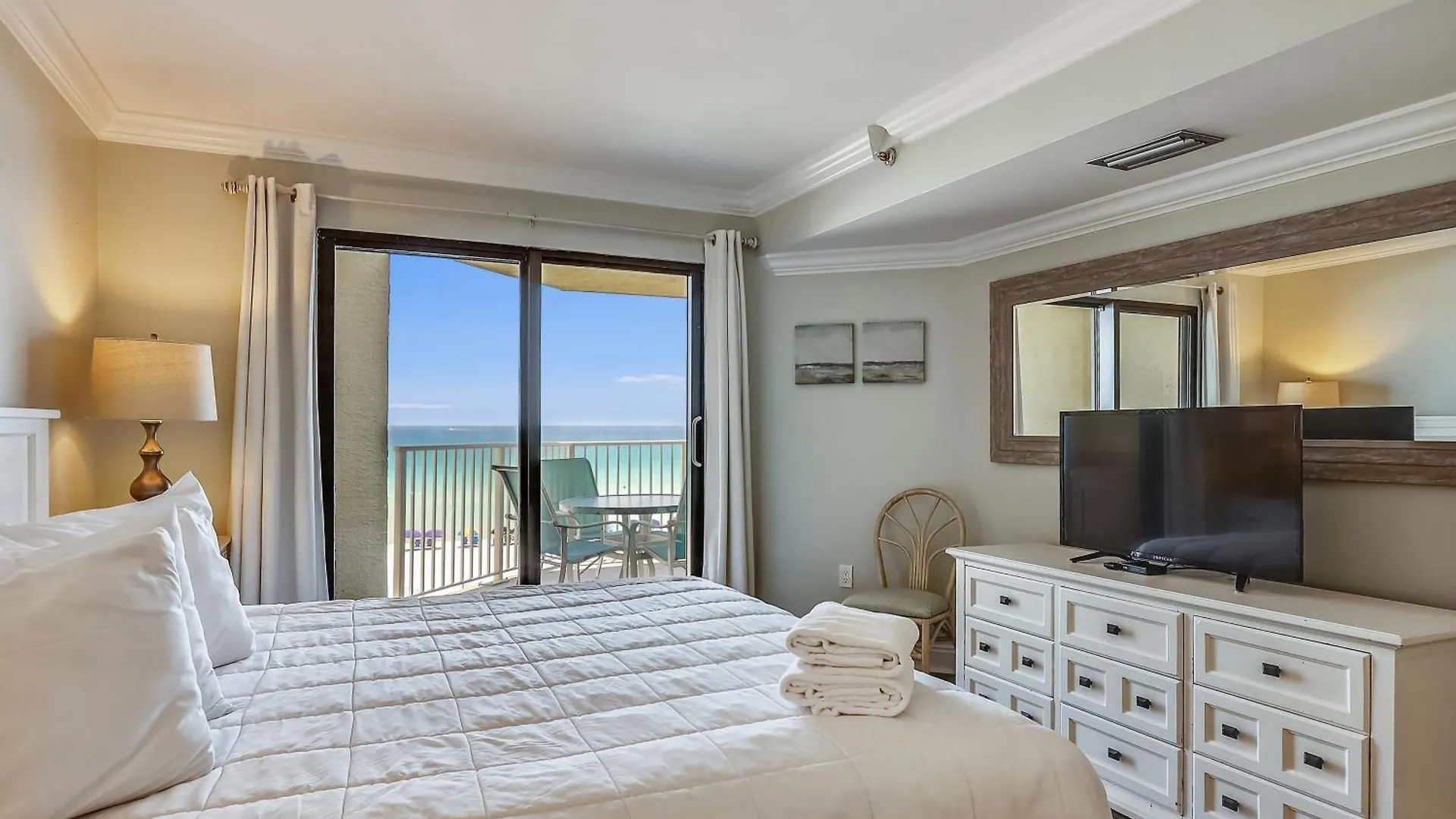 Inlet Reef 307- By Isle Apartment