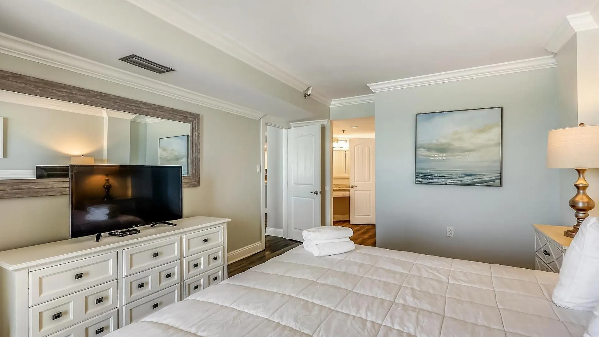 Apartment Inlet Reef 307- By Isle