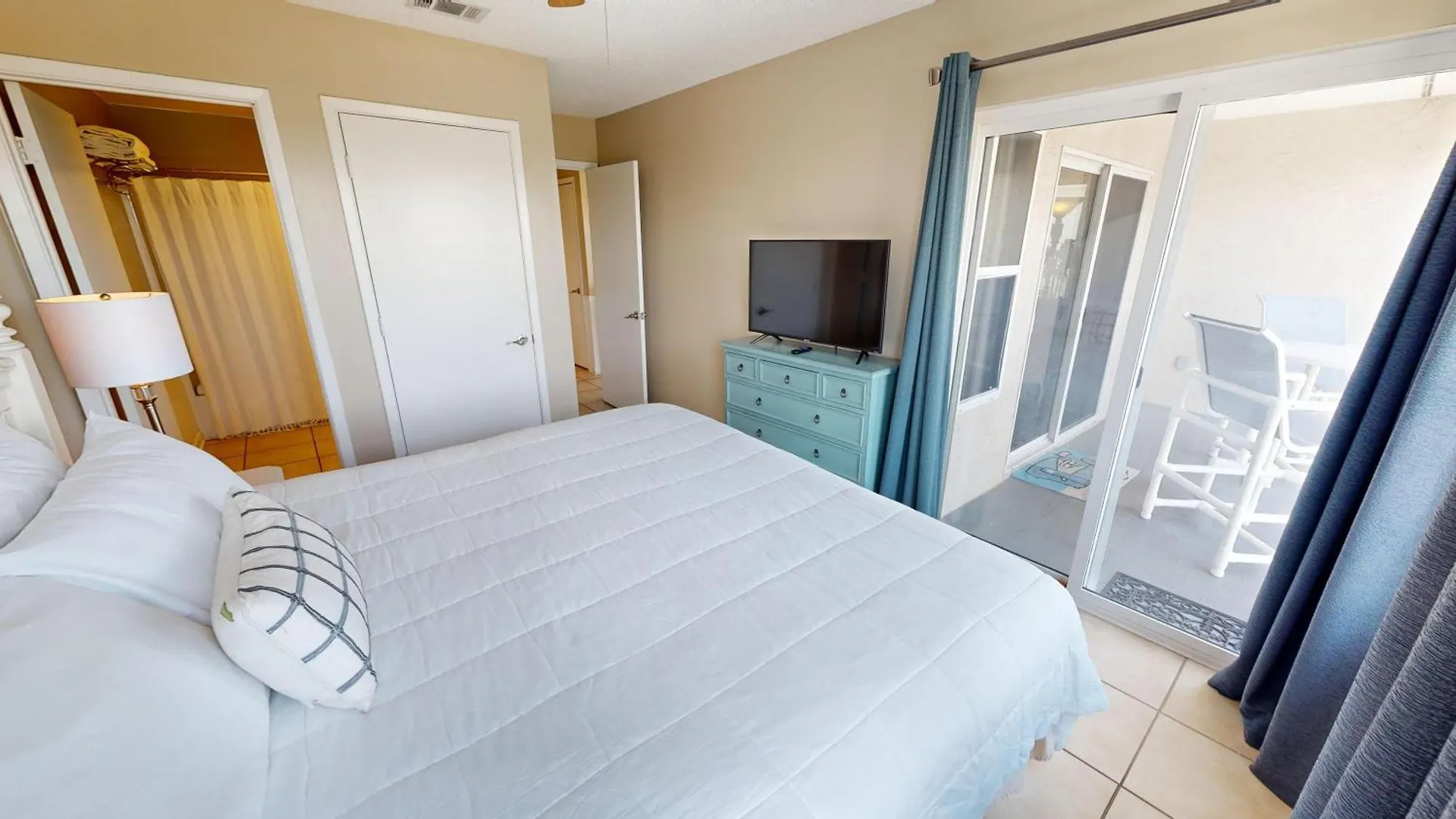 Apartment Poolside 308- By Isle Destin