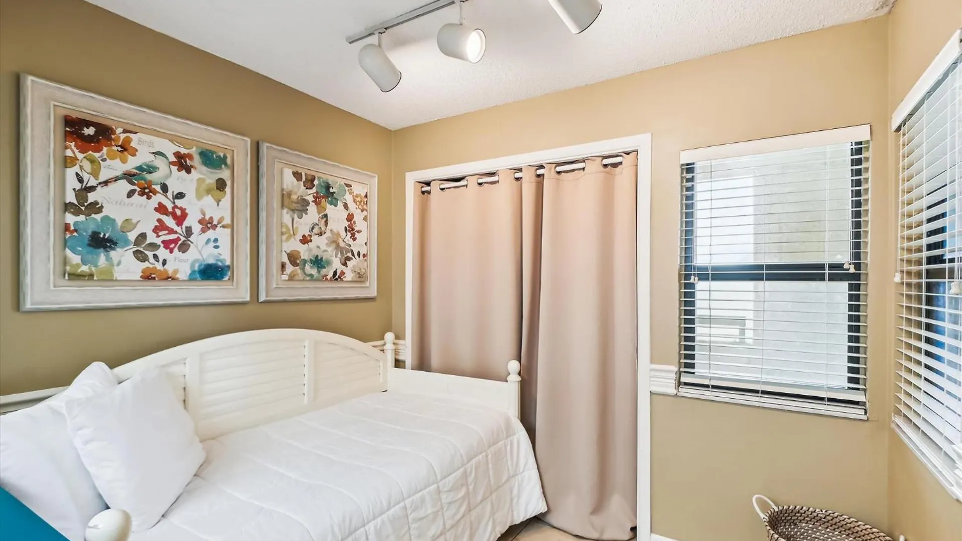 Apartment Inlet Reef 503- By Isle *