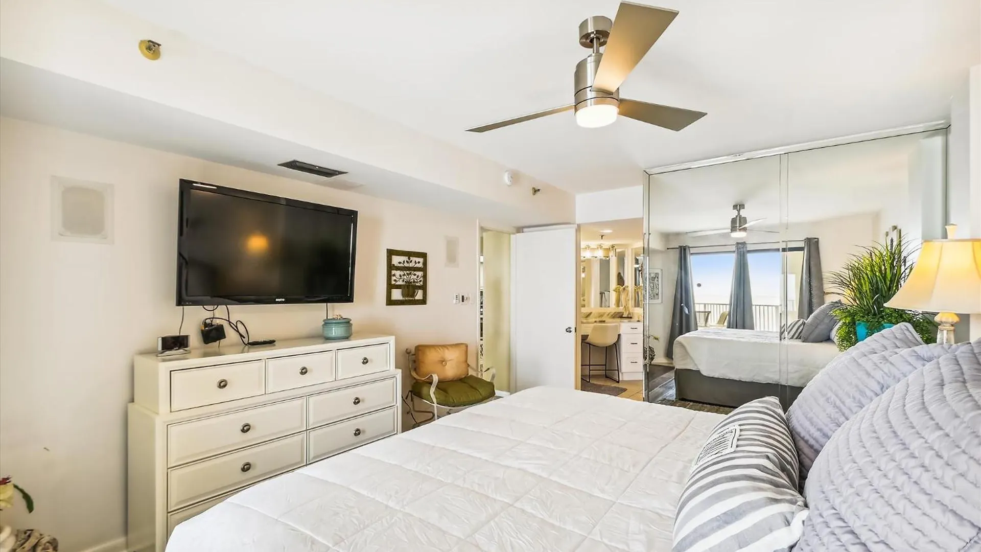 Inlet Reef 503- By Isle Apartment