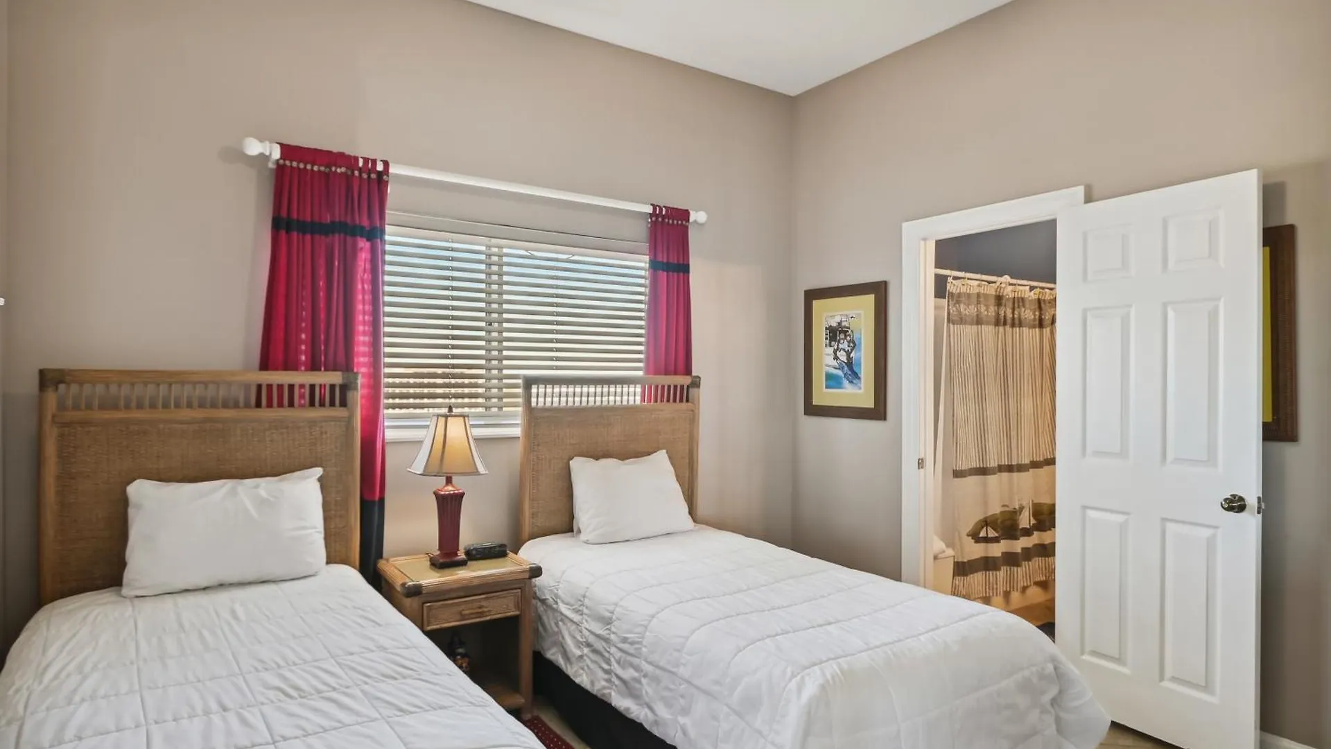 Apartment Oceania 907- By Isle