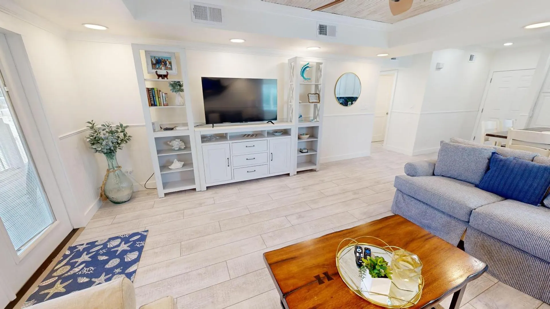 Sandpiper Cove 1152- By Isle Apartment