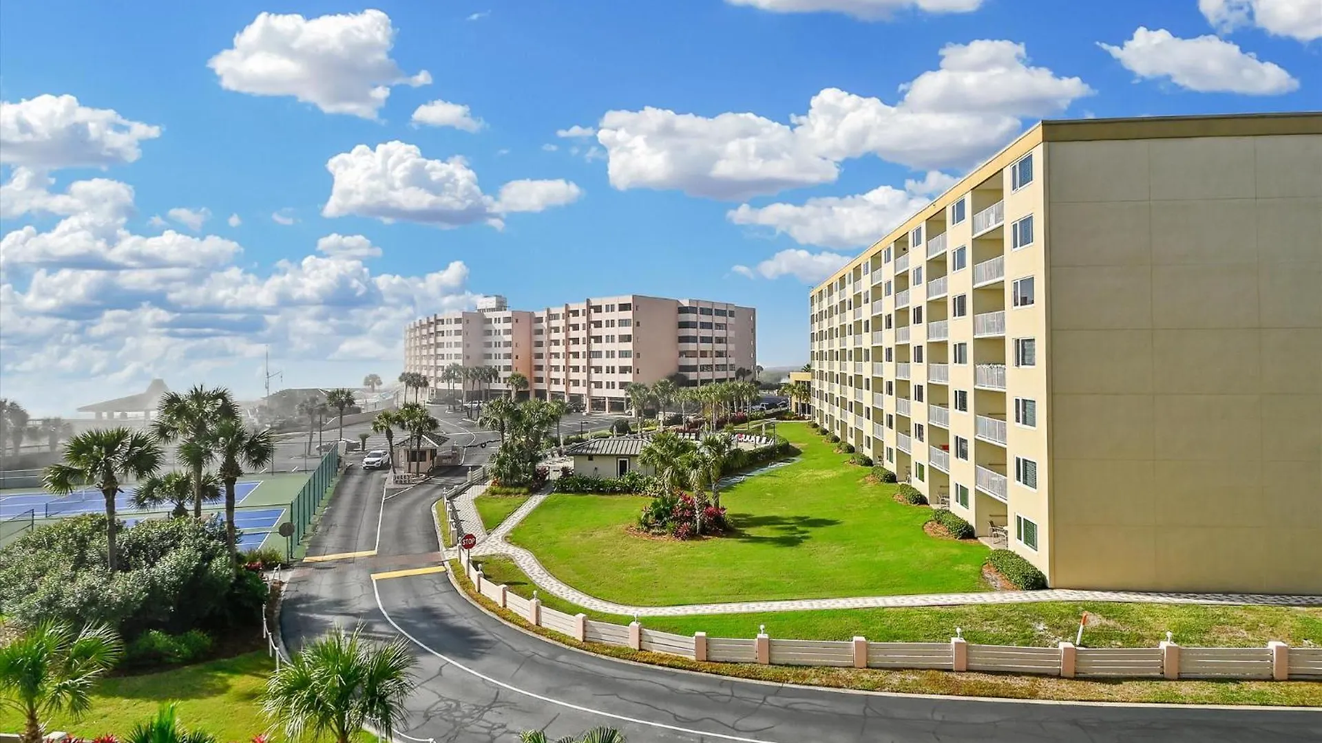 Inlet Reef 312- By Isle Apartment