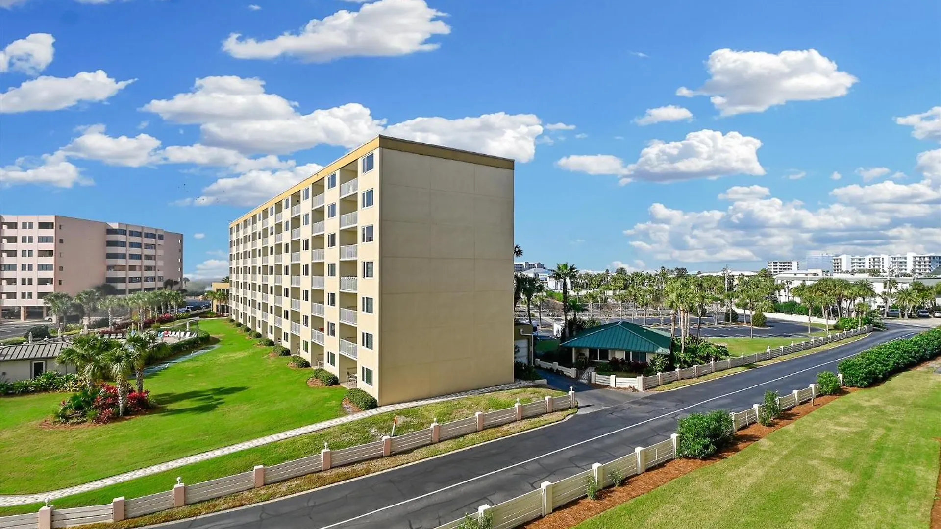 Inlet Reef 312- By Isle Apartment *