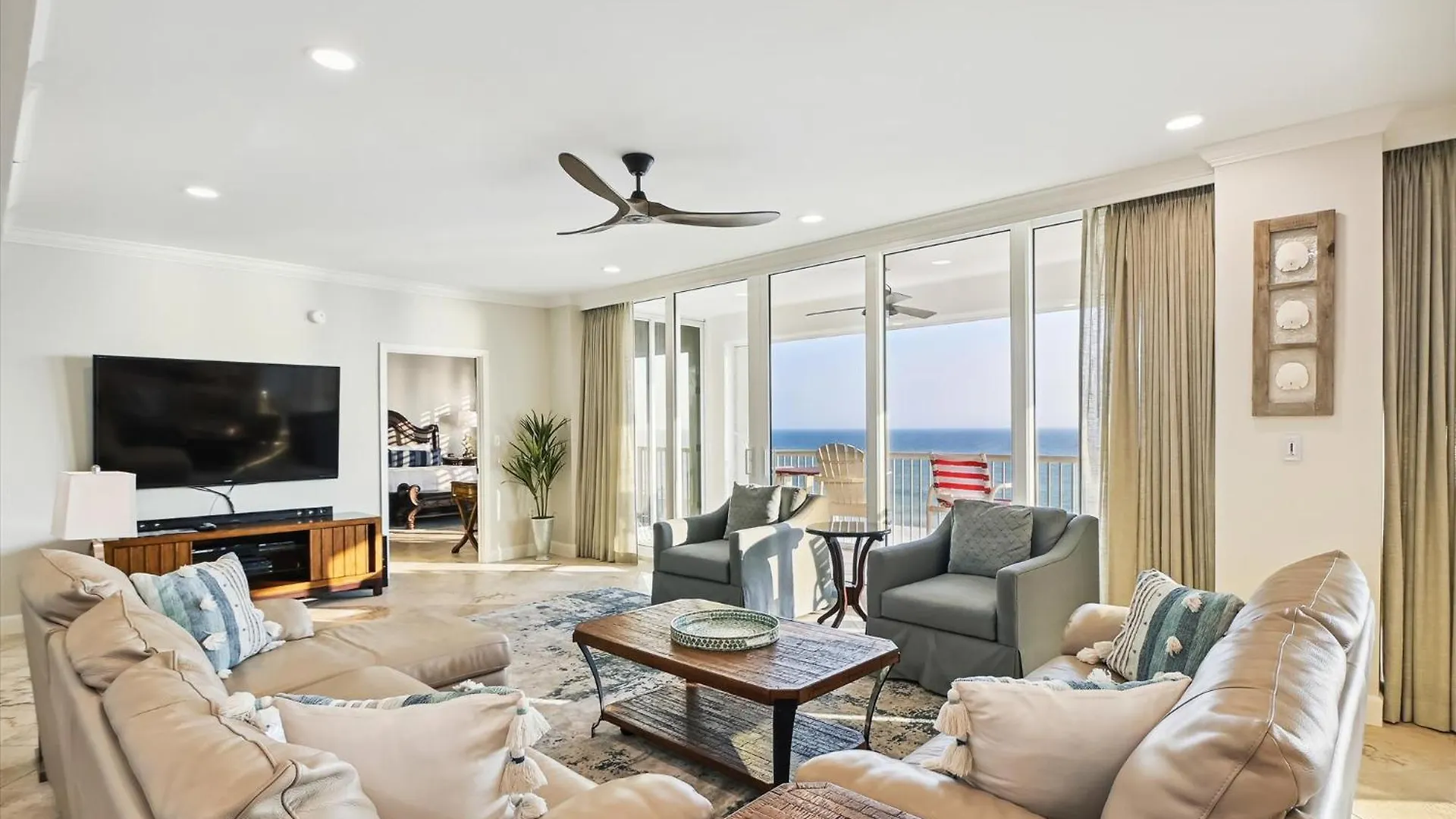 Apartment Oceania 407- By Isle *