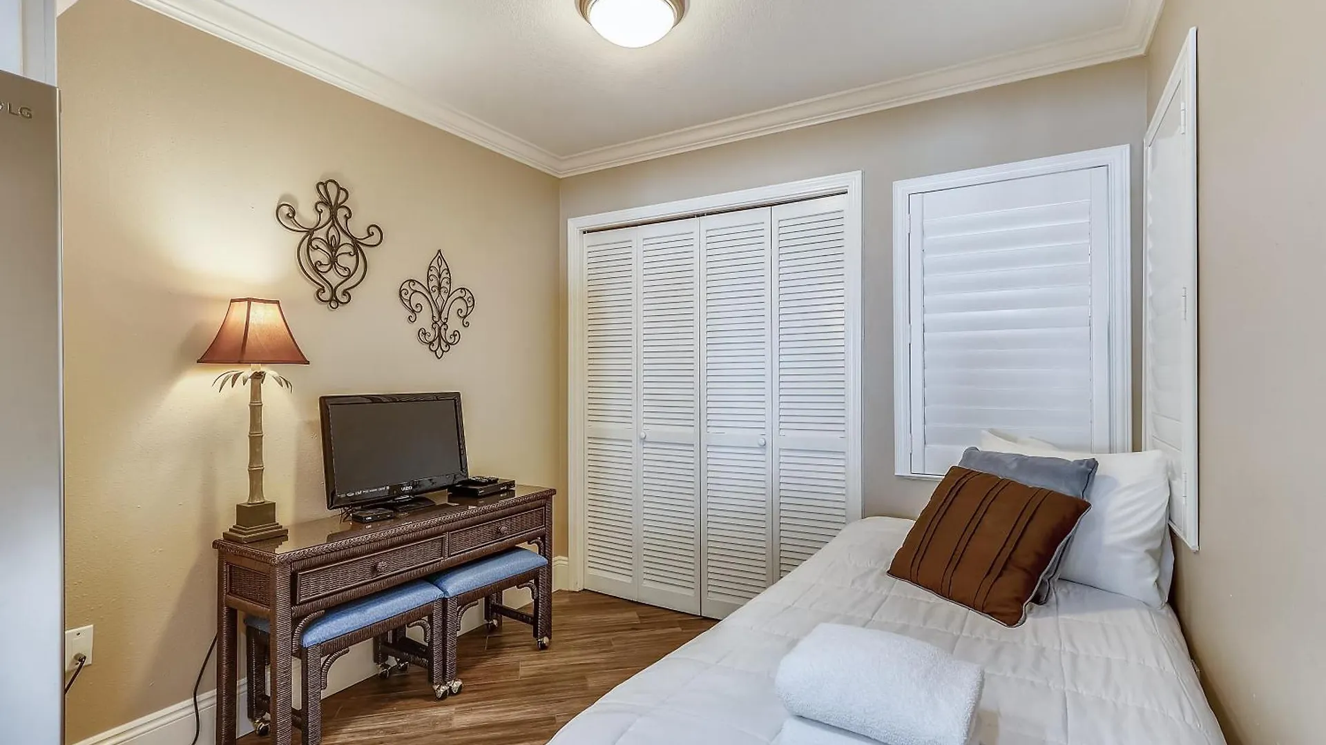 Inlet Reef 303- By Isle Apartment Destin