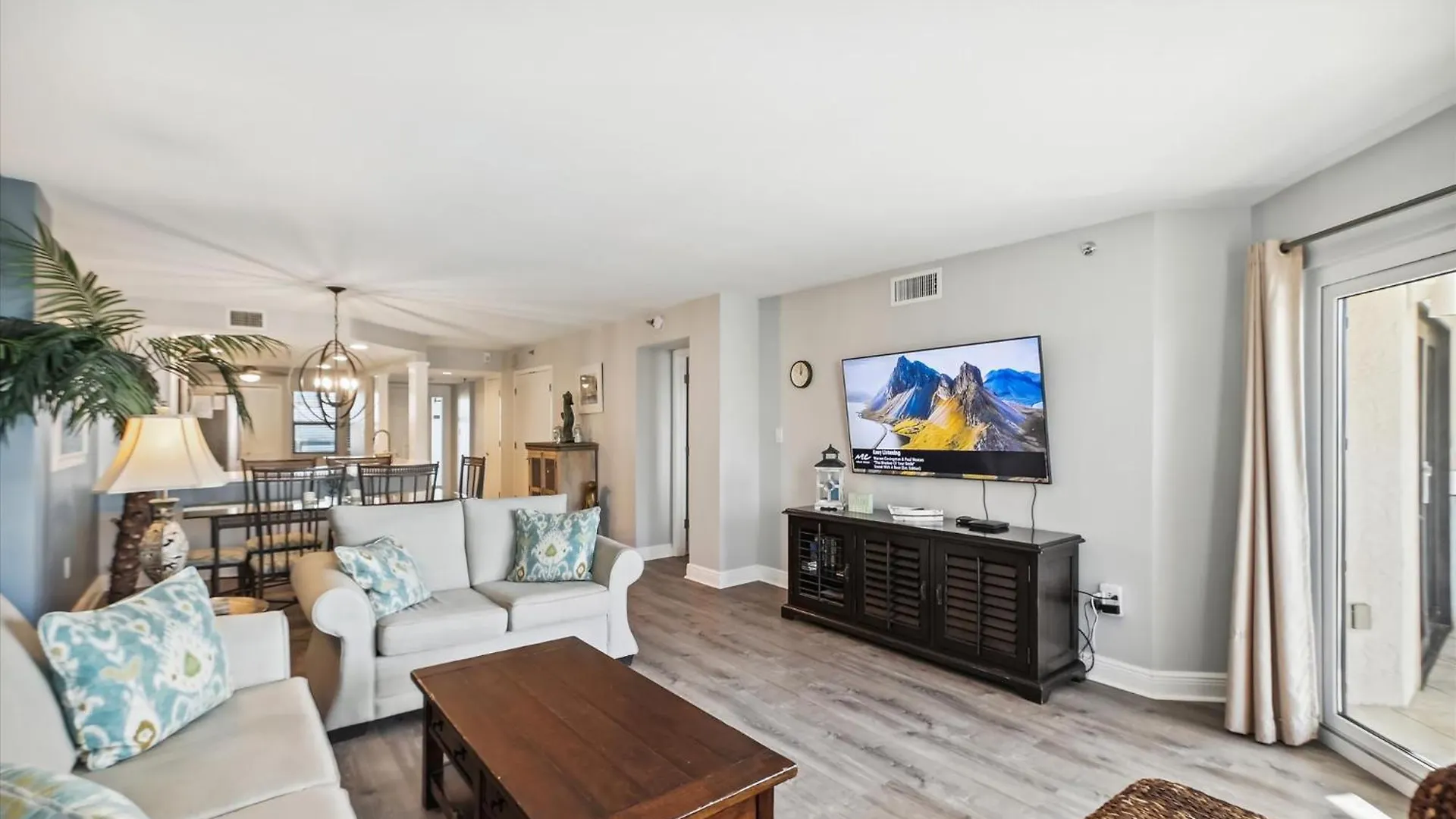 Apartment Inlet Reef 210- By Isle