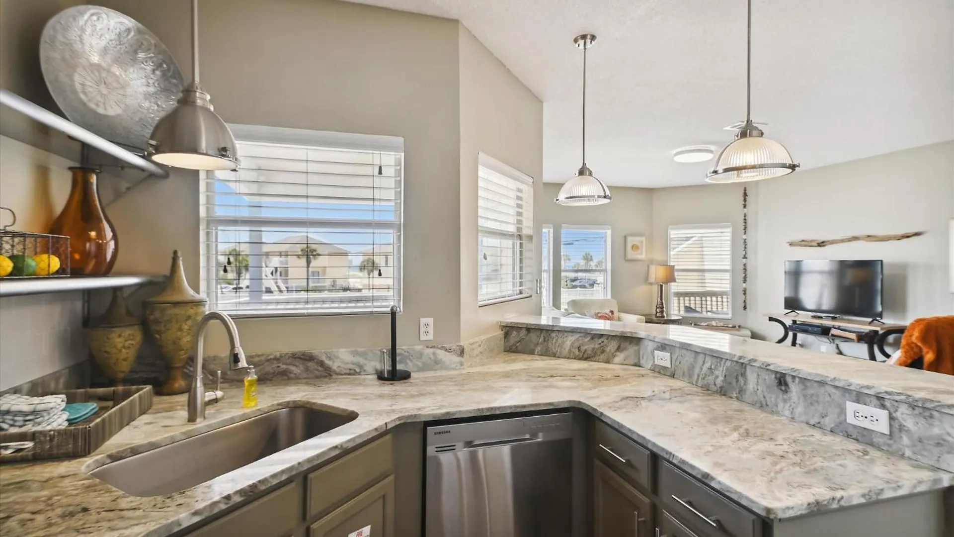 Apartment Sandpiper Cove 9214- By Isle *