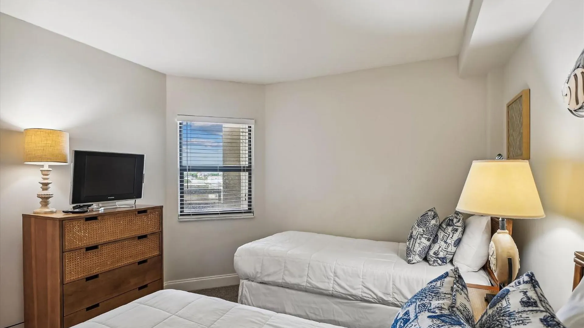 Inlet Reef 619- By Isle Apartment Destin