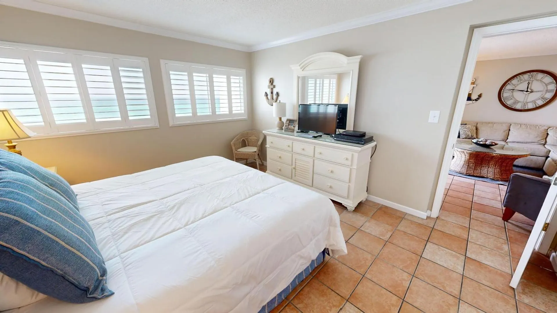 House 201c- By Isle Apartment *