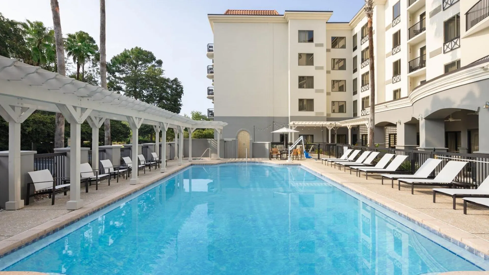 Courtyard By Marriott Sandestin At Grand Boulevard Hotel 3*