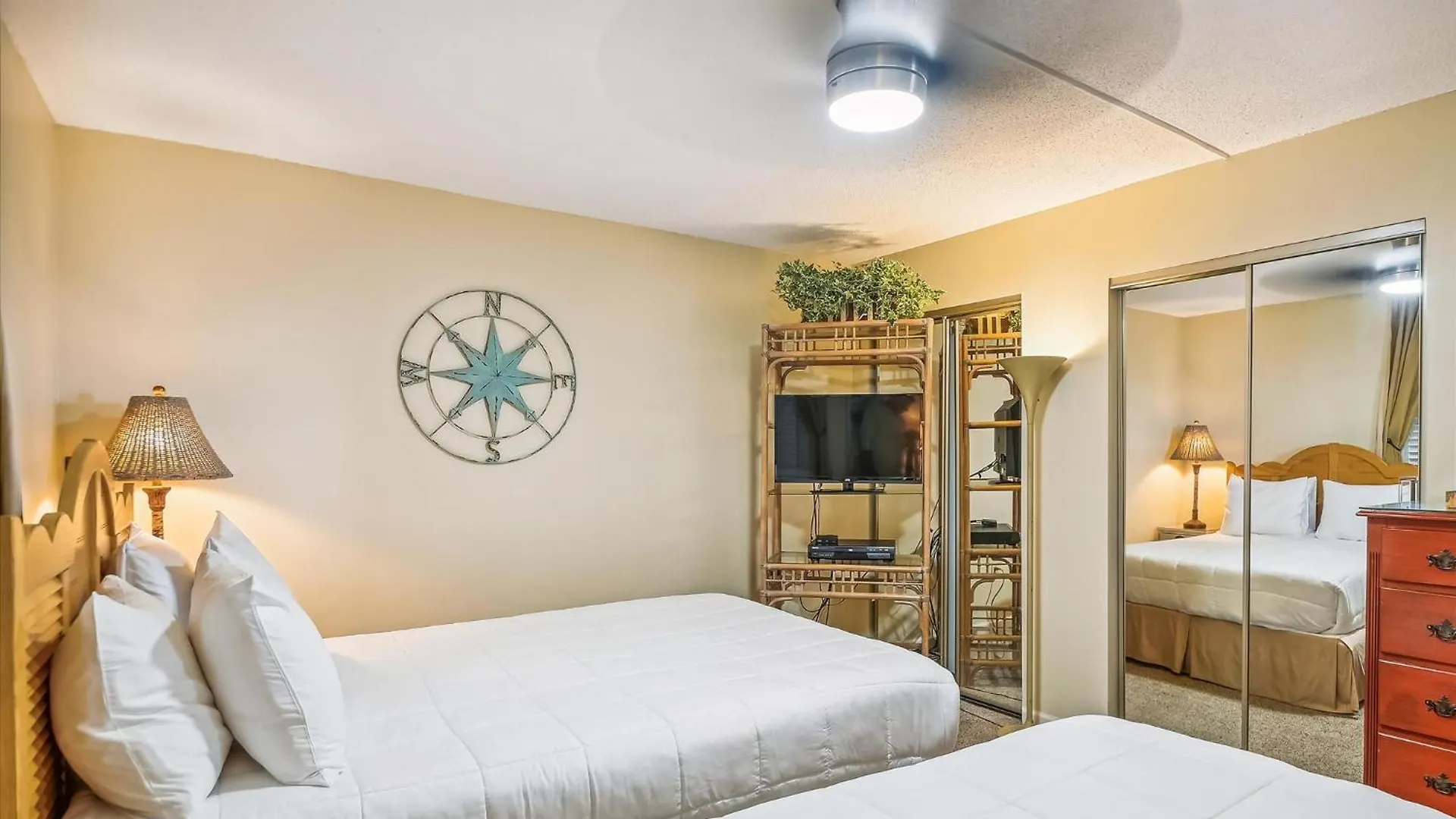 Dolphin Point 306c- By Isle
