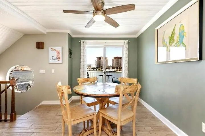 Sea-renity 4 Waterfront Balconies Gated Holiday home