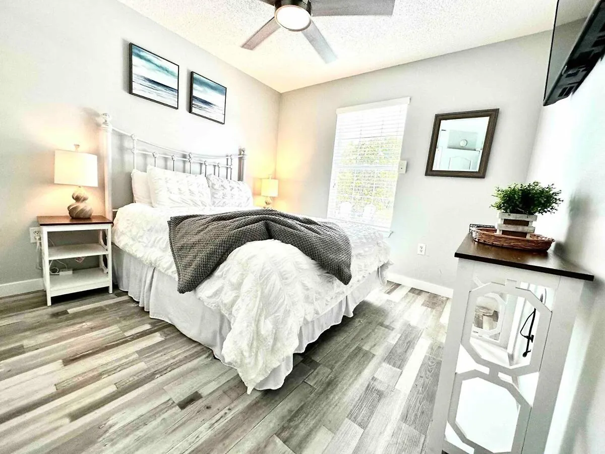 Barefoot Escape Golf Cart Deals Gated Access Holiday home Destin
