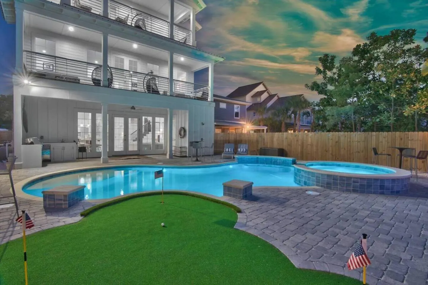 Luxury 8br House With Pool, Spa, Golf Putting Hébergement de vacances